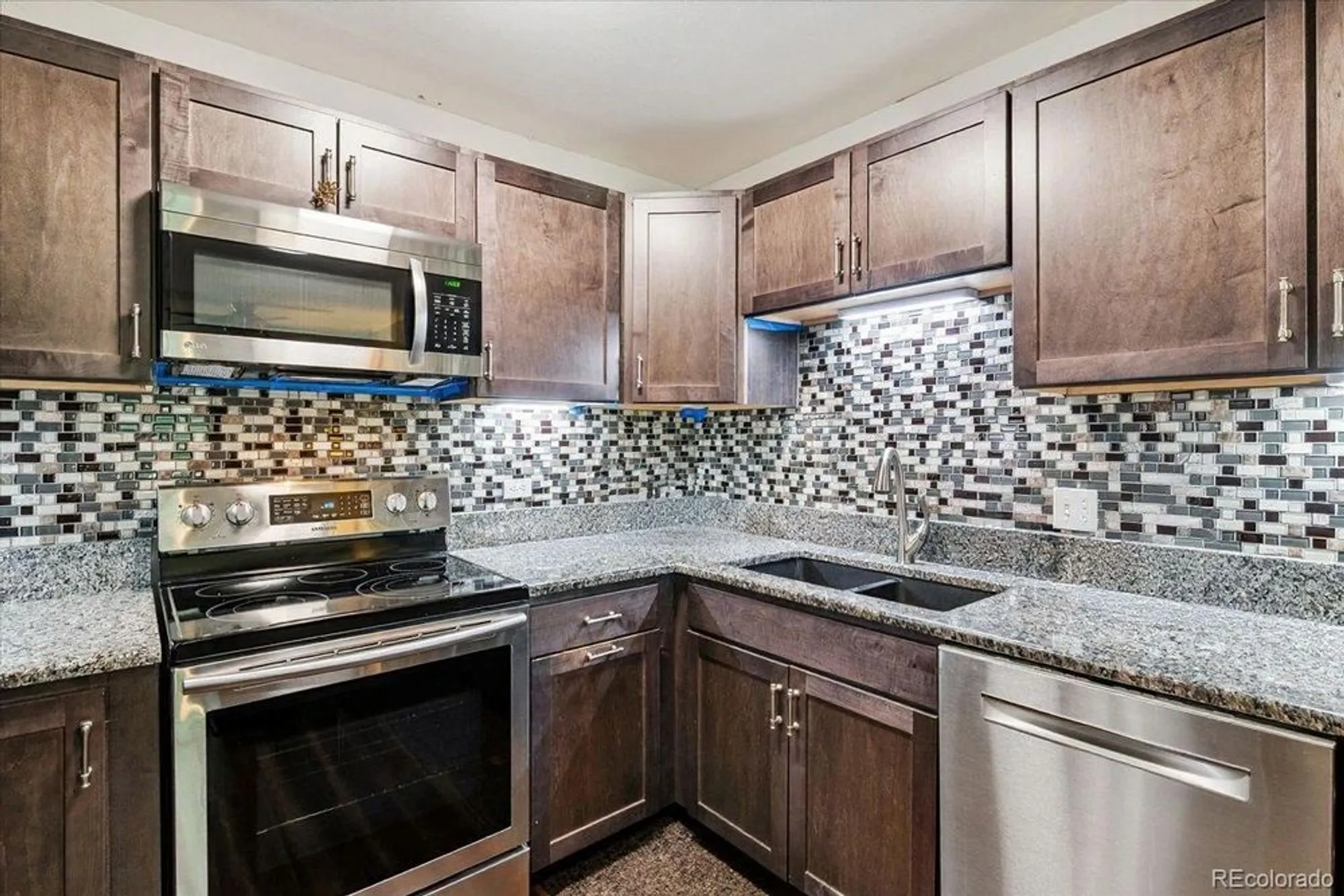 Property Slideshow image 4 of 36 | 725 s clinton st apt 13b, Denver, CO, 80247