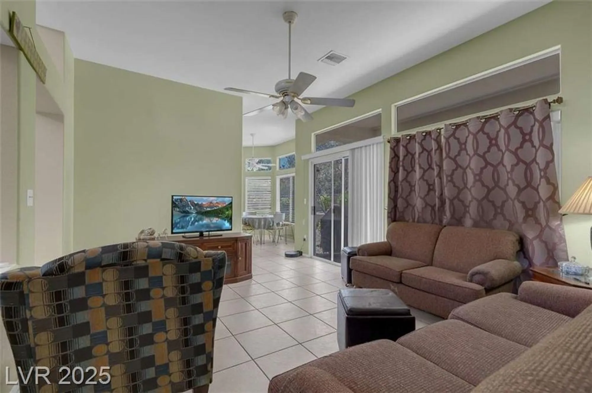 Property Slideshow image 15 of 44 | 10017 bundella dr, Las Vegas, NV, 89134