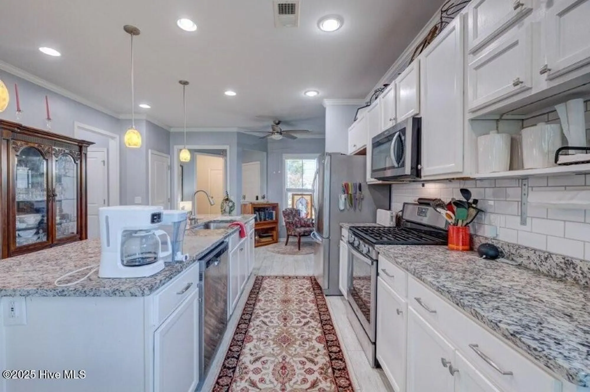 Property Slideshow image 11 of 64 | 521 lyrebird ave, Wilmington, NC, 28412