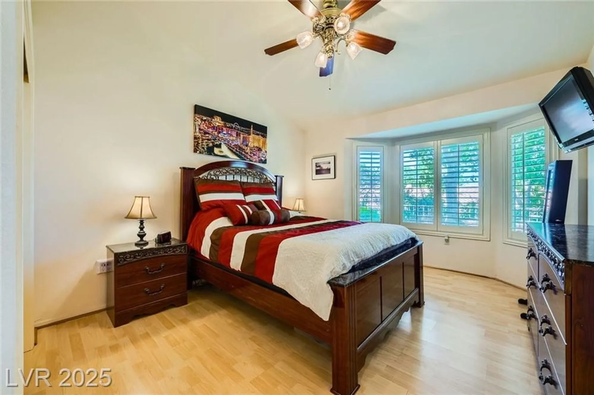Property Slideshow image 22 of 53 | 9024 starmount dr, Las Vegas, NV, 89134