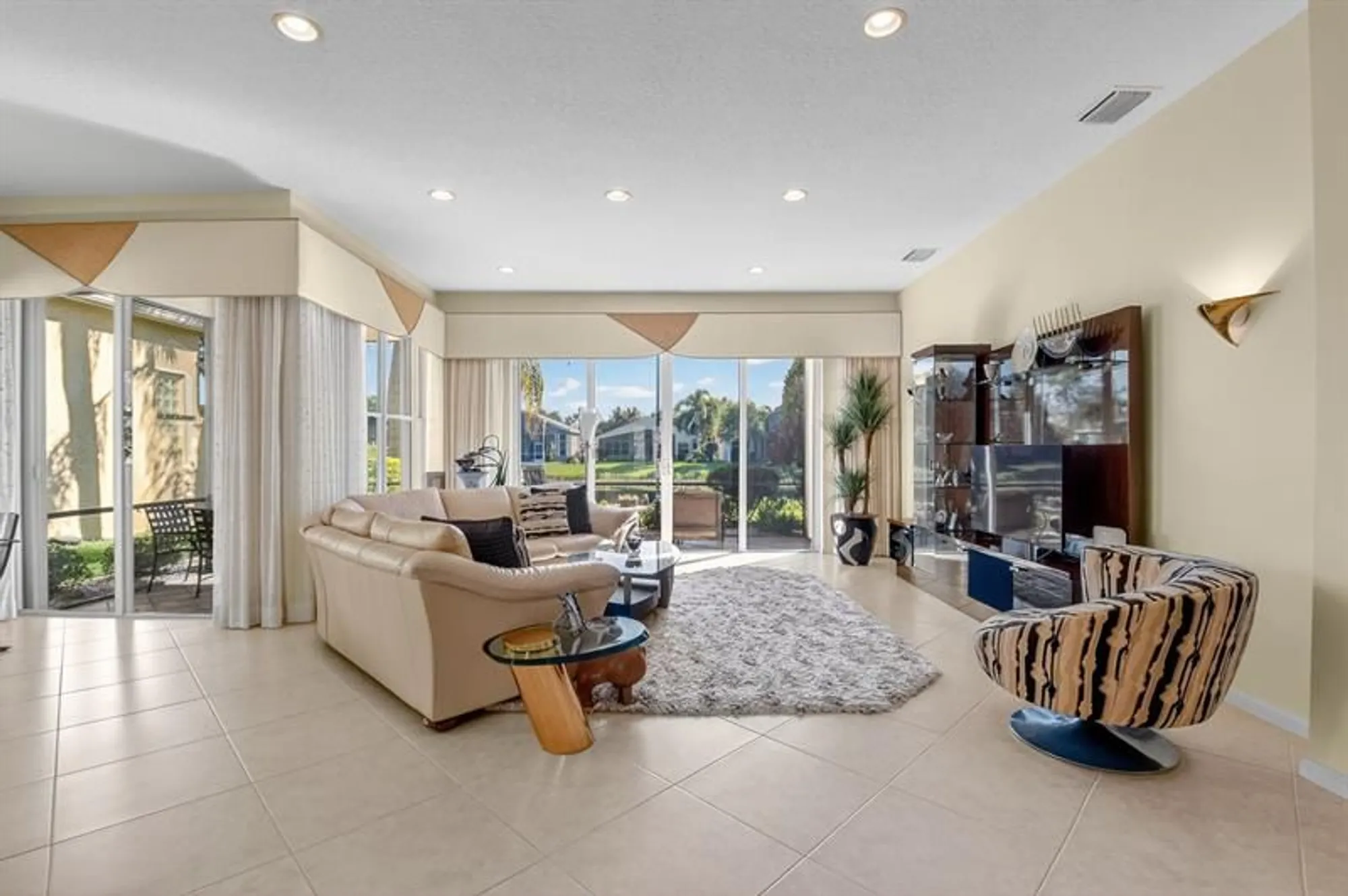 Property Slideshow image 14 of 48 | 8216 abalone point blvd, Lake Worth, FL, 33467