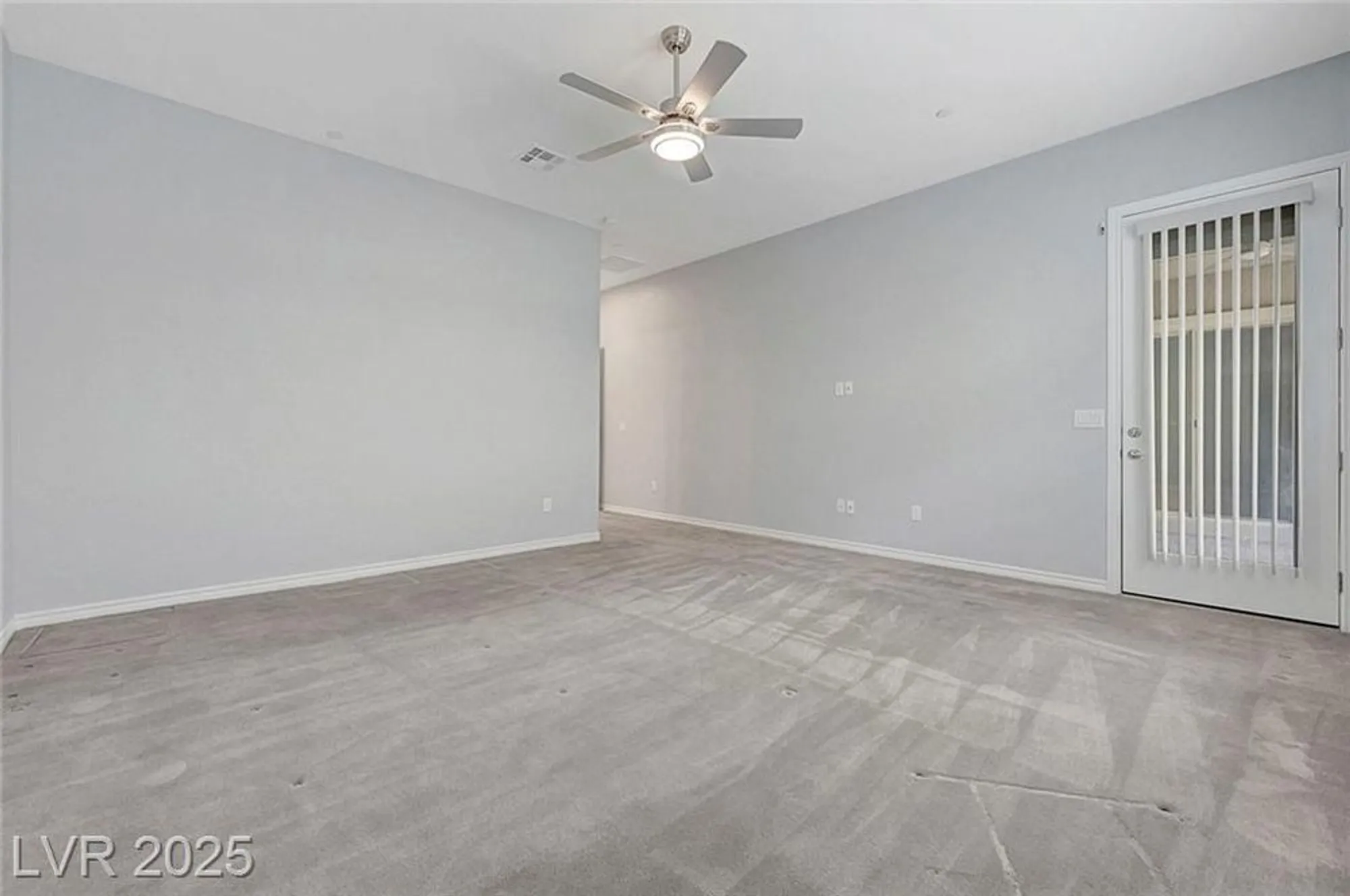 Property Slideshow image 18 of 44 | 977 edinburgh fields ct, Las Vegas, NV, 89138