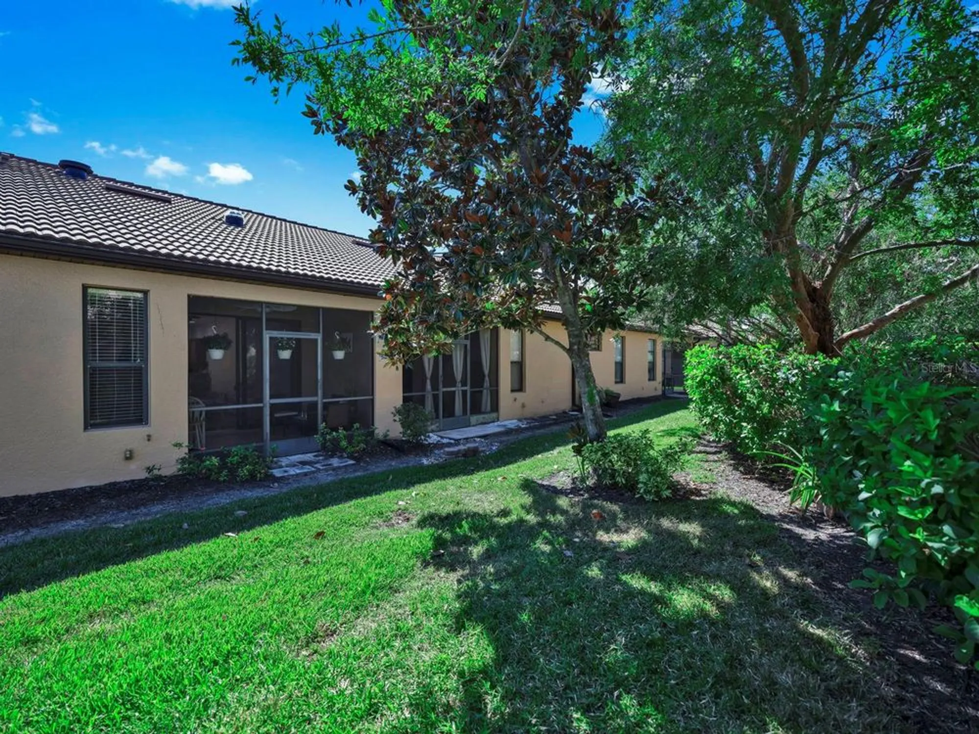 Property Slideshow image 40 of 41 | 313 seneca falls dr, Apollo Beach, FL, 33572