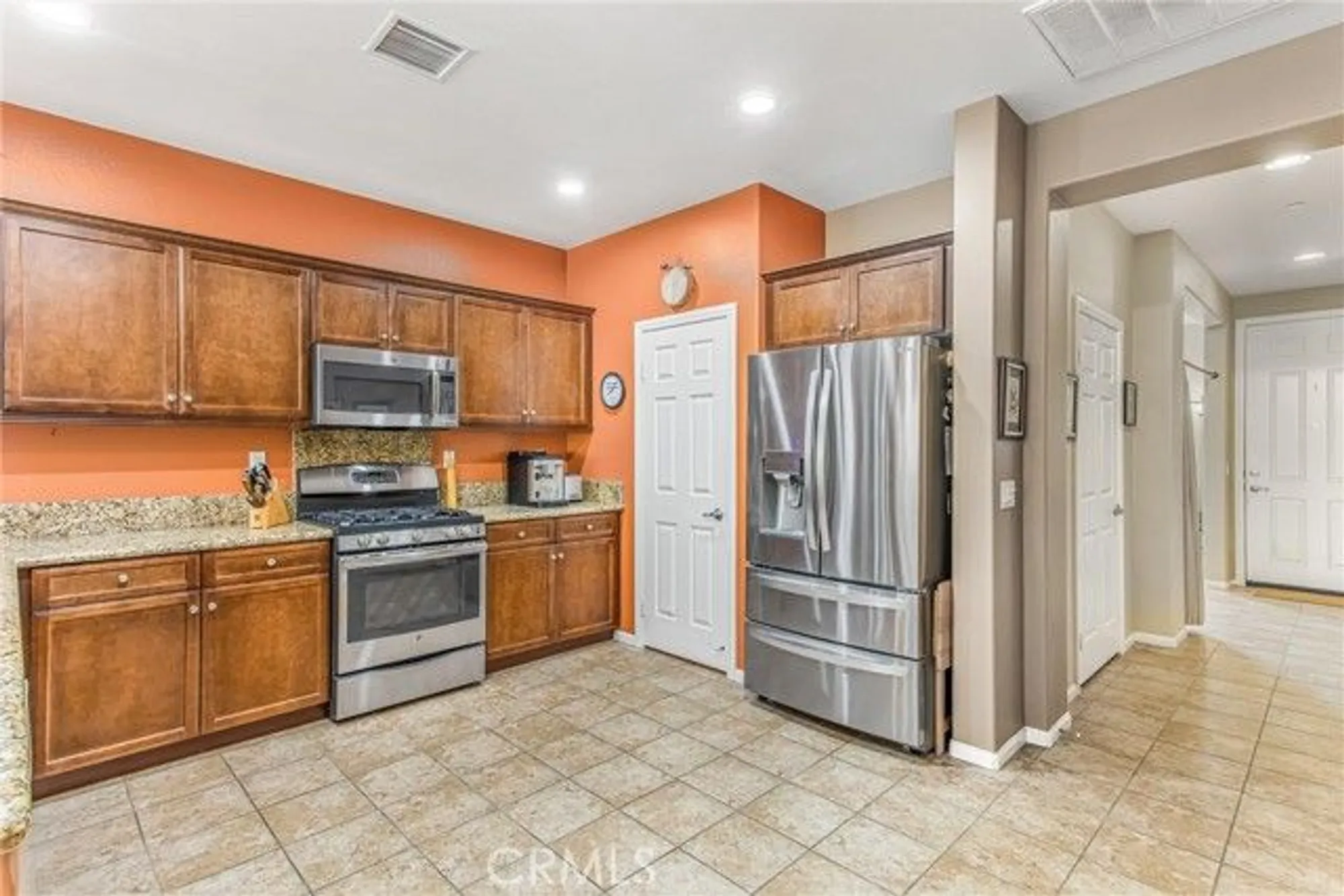 Property Slideshow image 8 of 50 | 1476 signal peak, Beaumont, CA, 92223