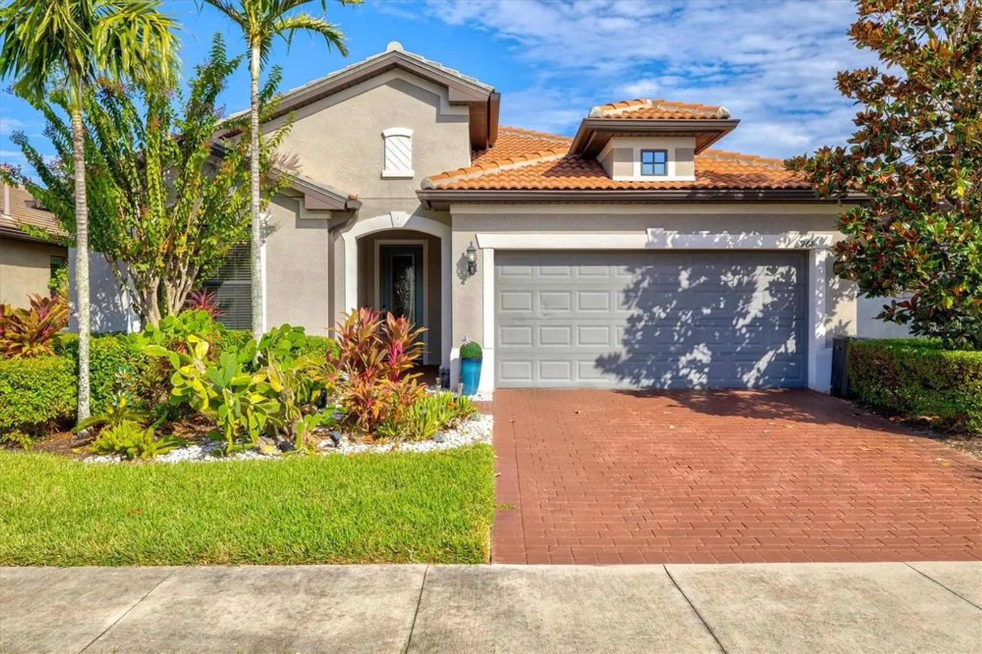 Property Slideshow image 1 of 54 | 5968 snowy egret dr, Sarasota, FL, 34238