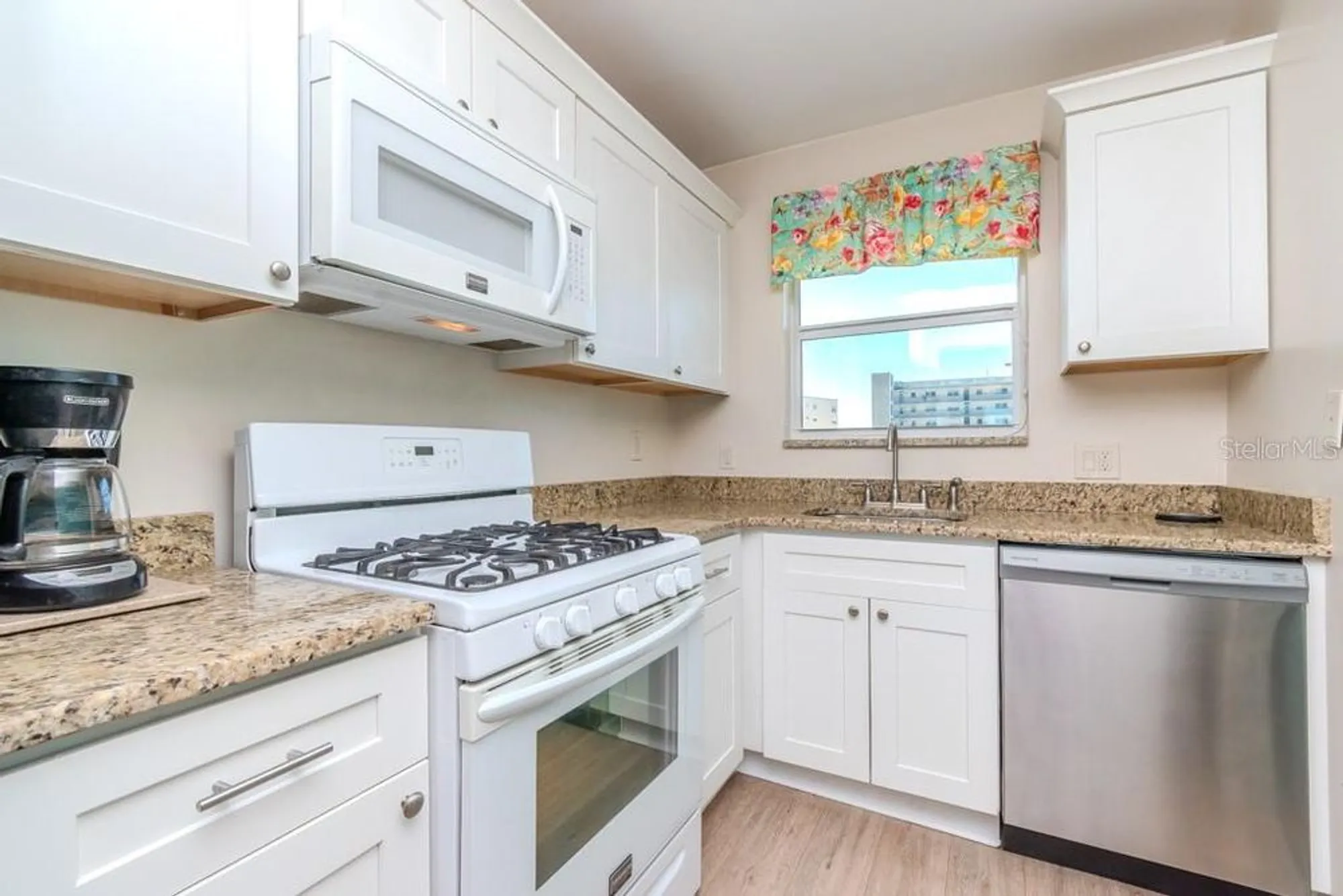 Property Slideshow image 7 of 51 | 6025 shore blvd 611, Gulfport, FL, 33707