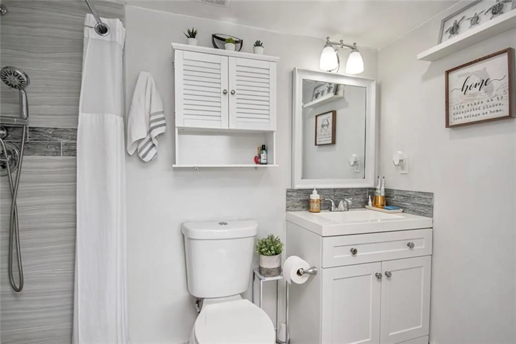 Property Slideshow image 21 of 51 | 1024 se 4th ave apt 102, Dania Beach, FL, 33004