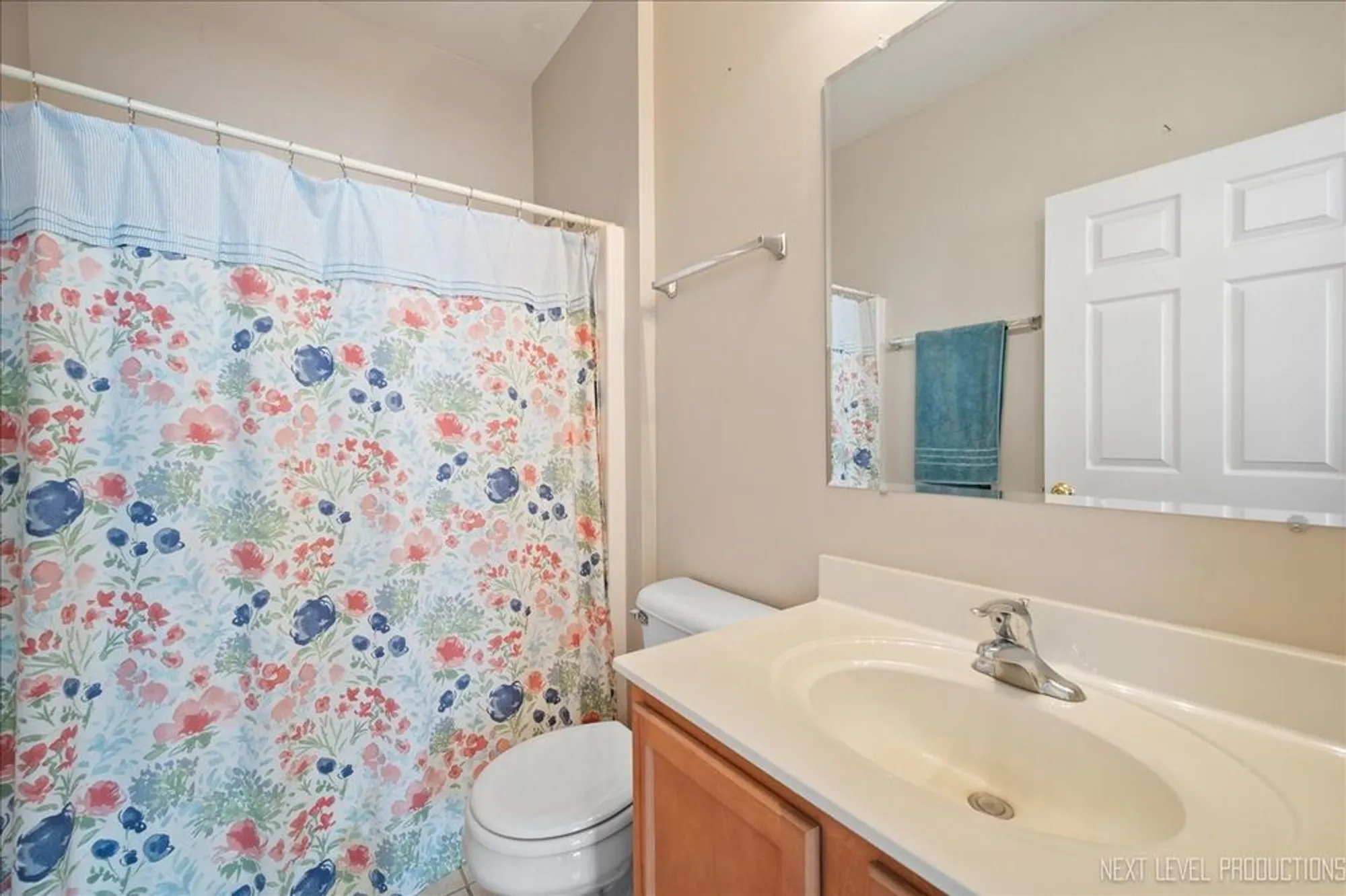 Property Slideshow image 18 of 29 | 712 bohannon cir, Oswego, IL, 60543