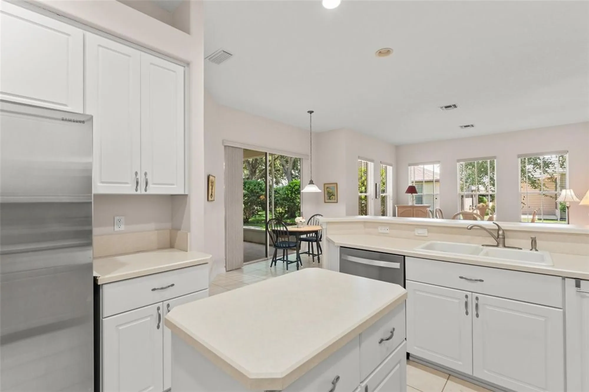 Property Slideshow image 24 of 48 | 20806 queen alexandra dr, Leesburg, FL, 34748