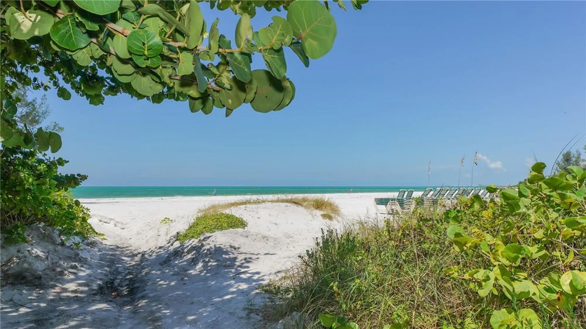Property Slideshow image 43 of 65 | 119 whispering sands cir # v36, Sarasota, FL, 34242