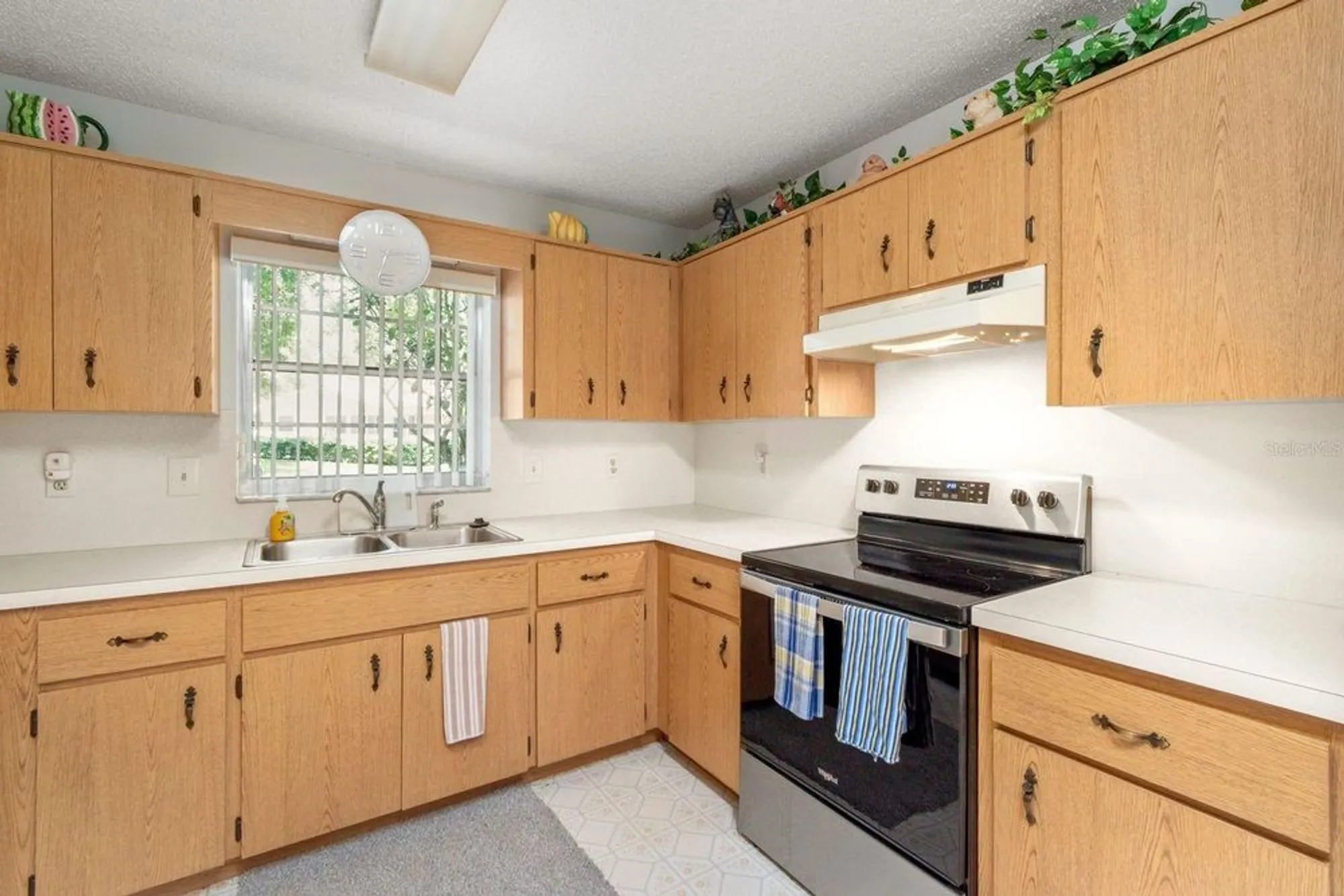 Property Slideshow image 14 of 33 | 9250 sw 83rd ct c, Ocala, FL, 34481