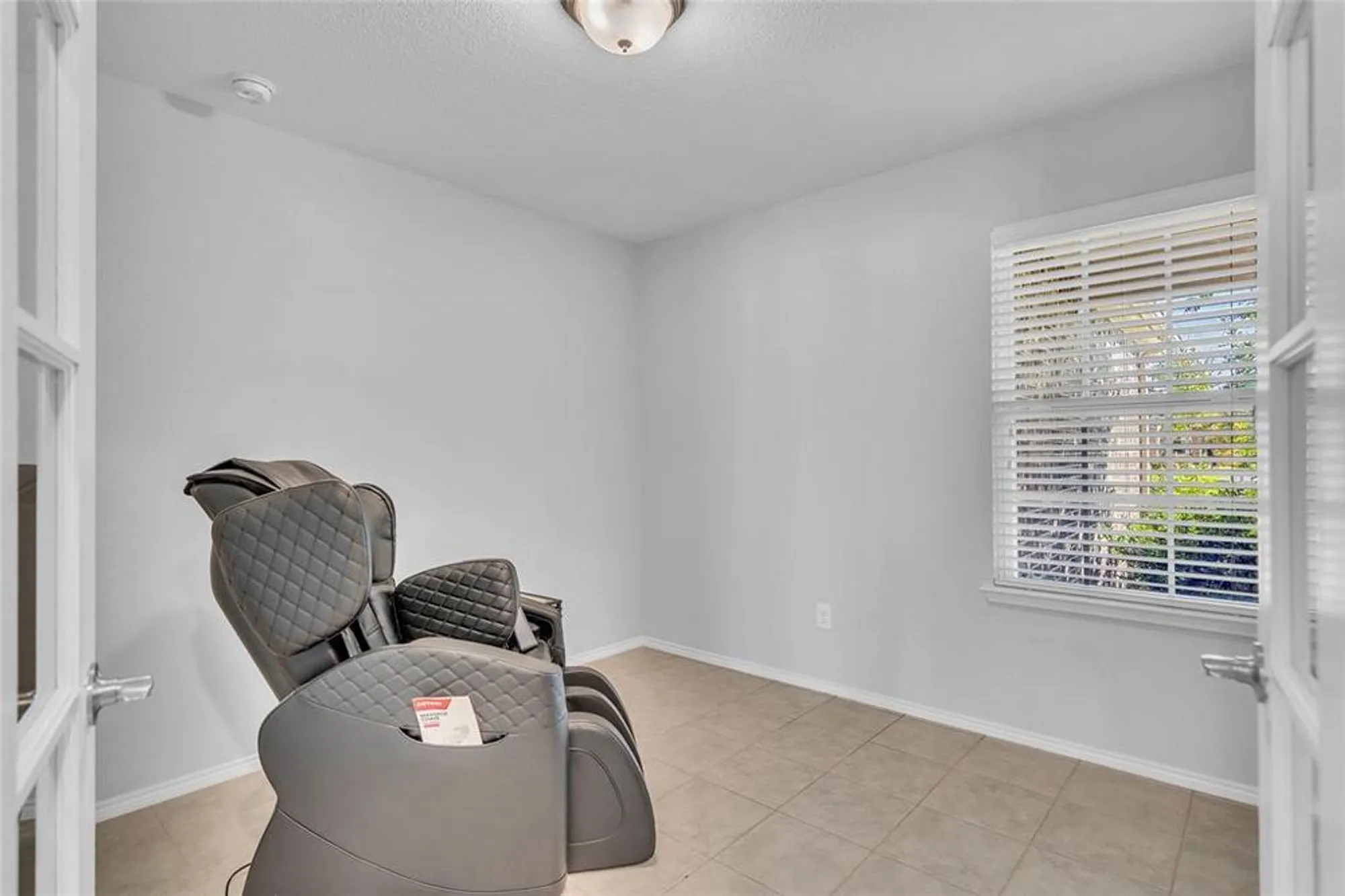 Property Slideshow image 19 of 31 | 8845 twin pines ln, Frisco, TX, 75036