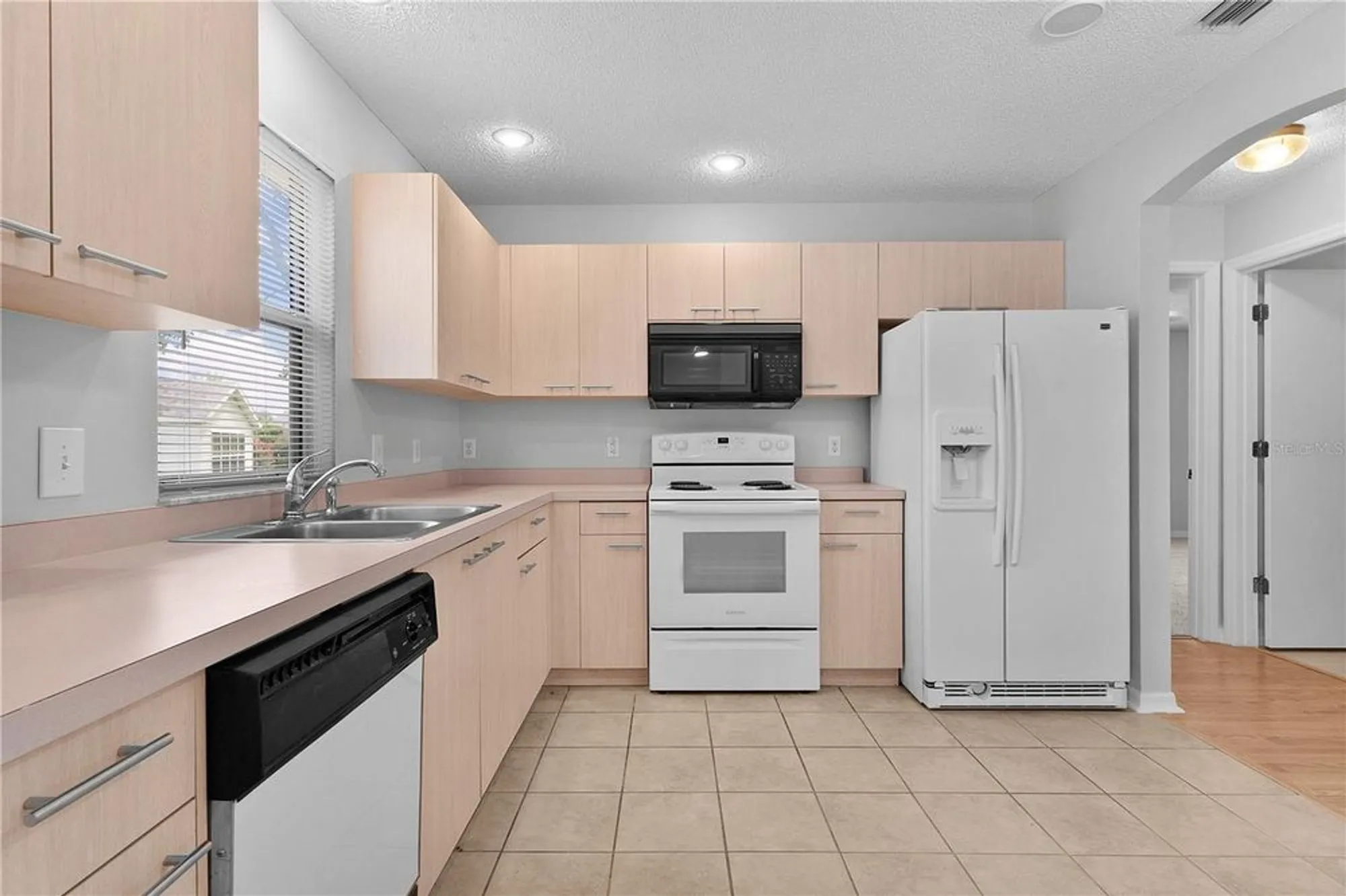 Property Slideshow image 11 of 41 | 807 ramos dr, The Villages, FL, 32159