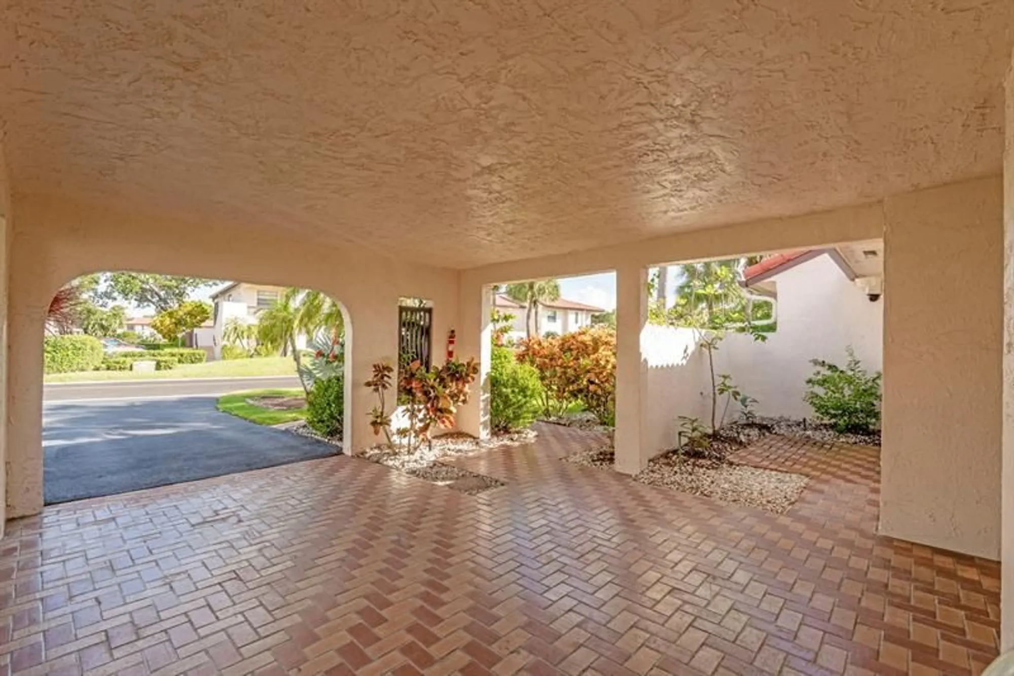 Property Slideshow image 7 of 48 | 8020 eastlake dr # 11a, Boca Raton, FL, 33433