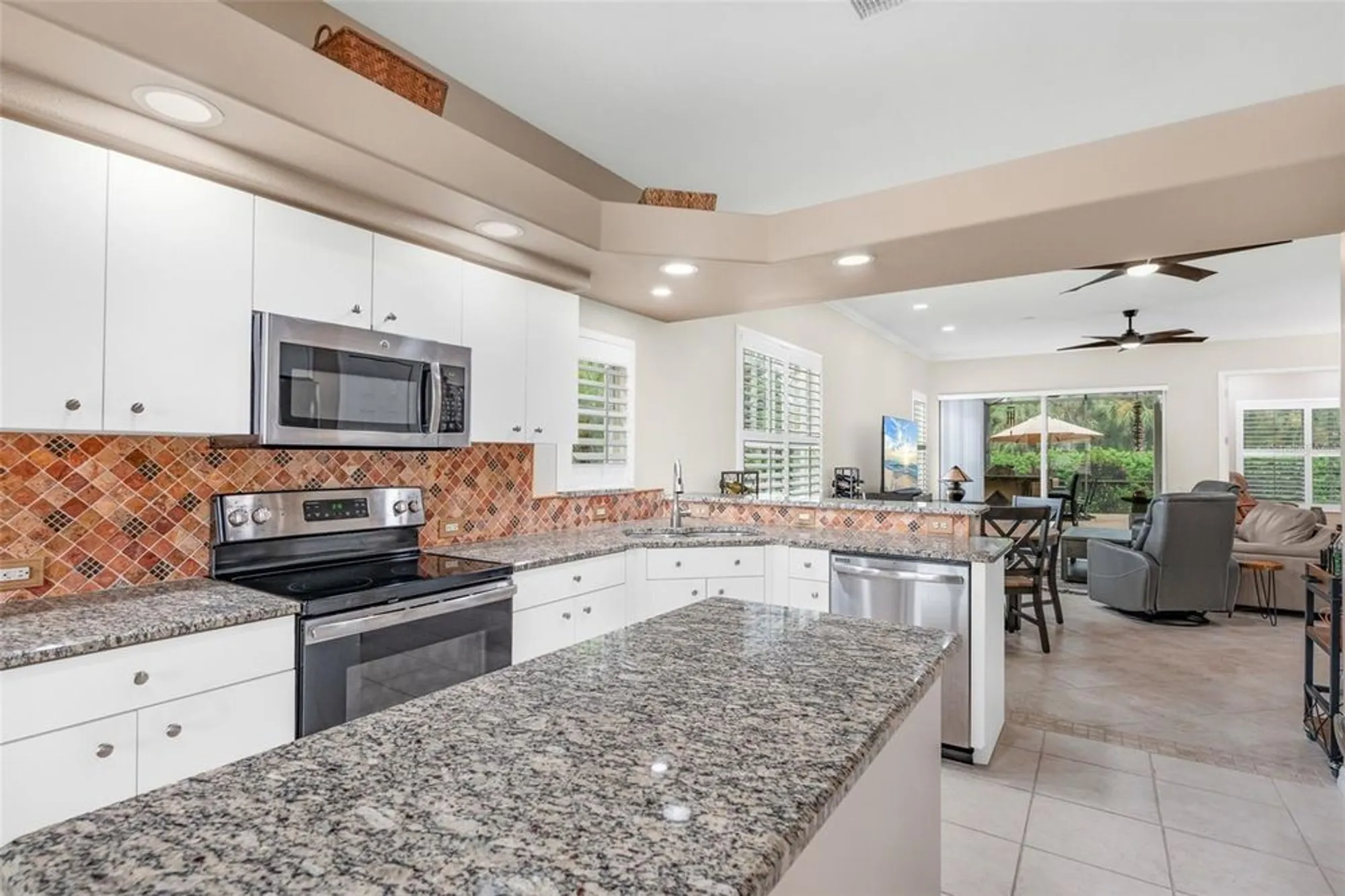 Property Slideshow image 7 of 48 | 7161 drewrys blf, Bradenton, FL, 34203