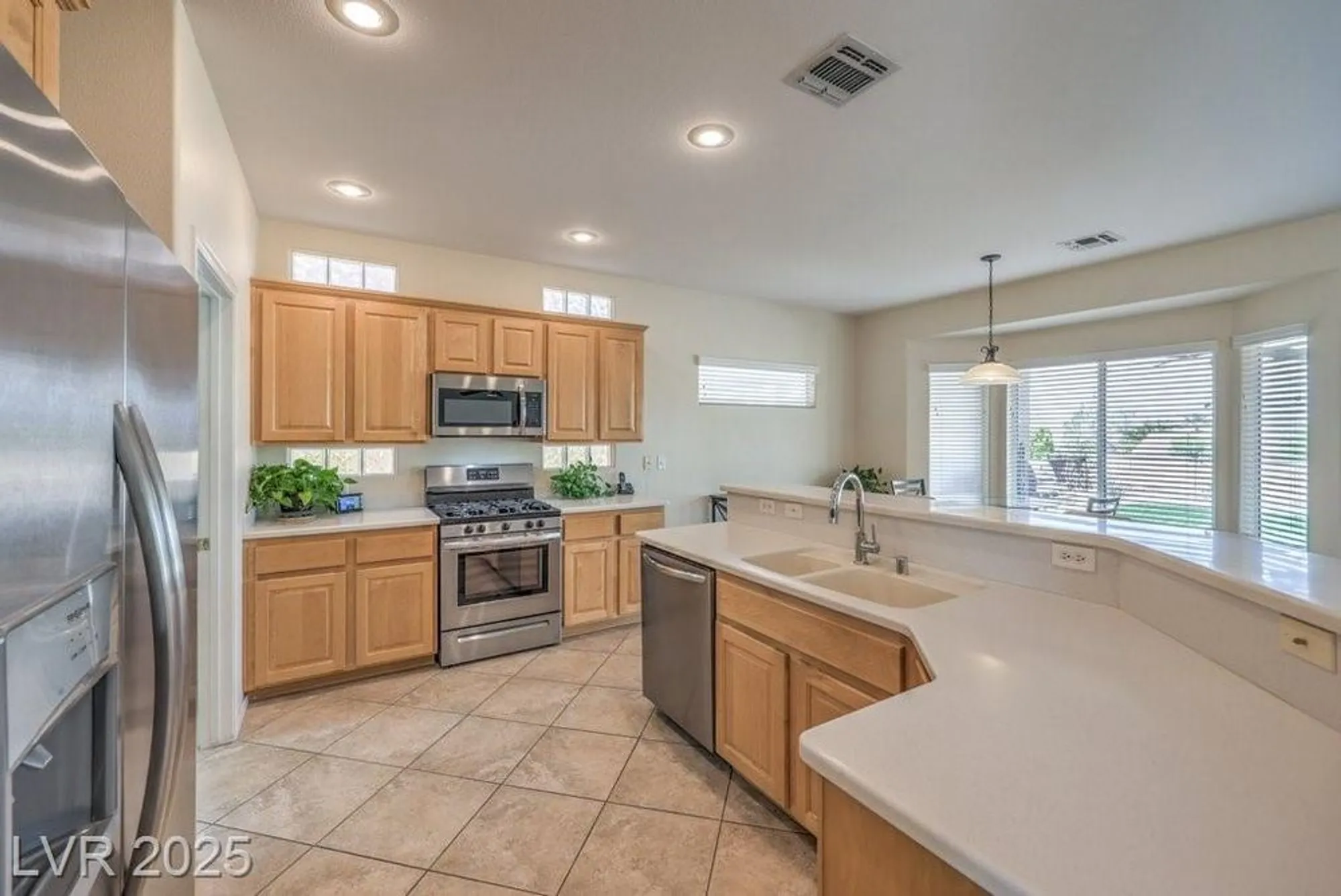 Property Slideshow image 33 of 72 | 2095 colvin run dr, Henderson, NV, 89052