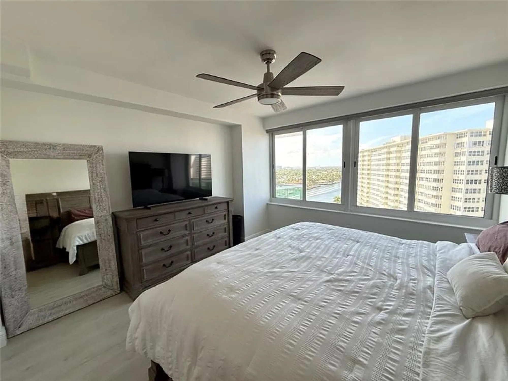 Property Slideshow image 13 of 31 | 3233 ne 34th st apt 1403, Fort Lauderdale, FL, 33308