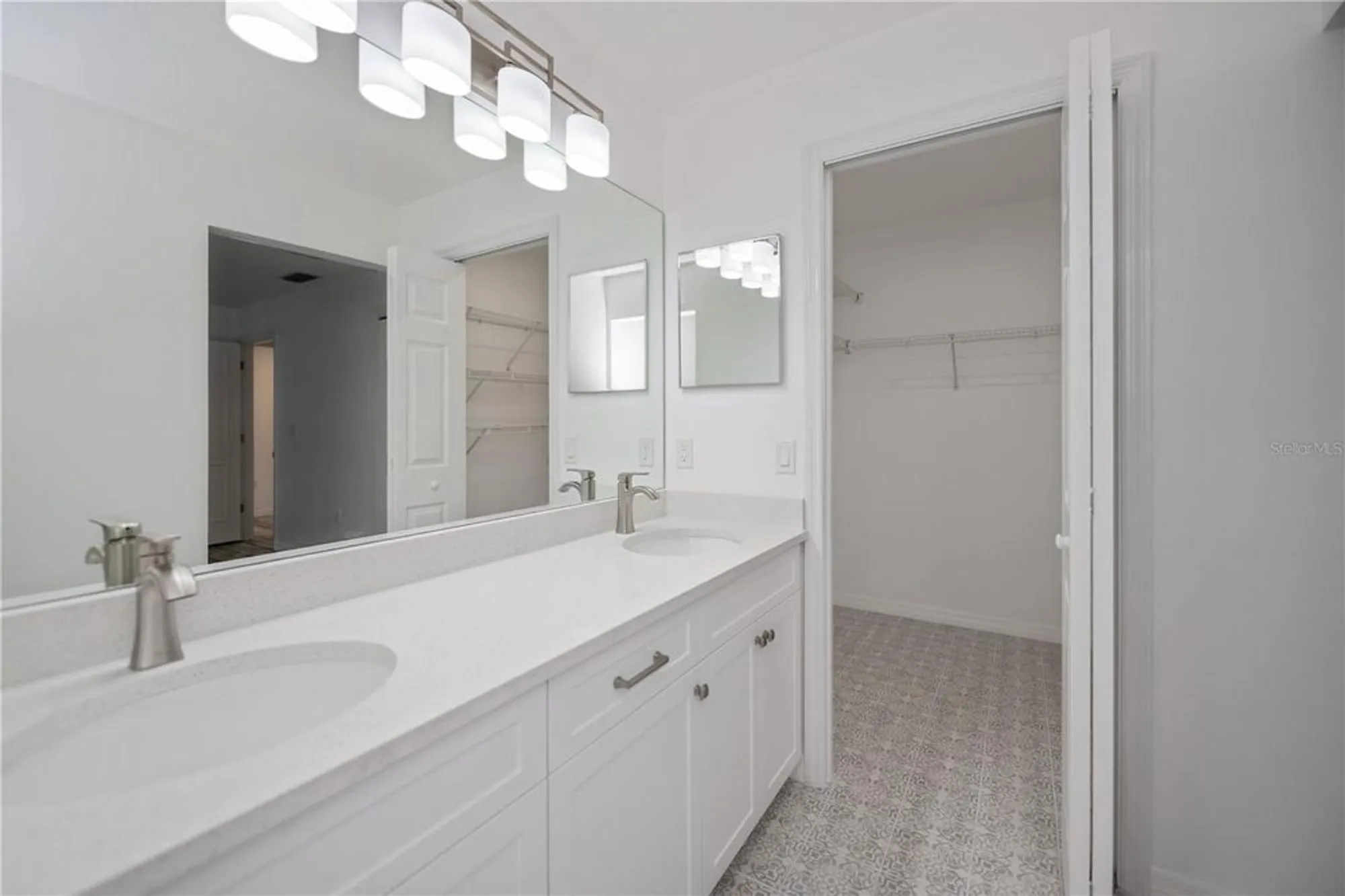 Property Slideshow image 20 of 58 | 425 cypress forest dr, Englewood, FL, 34223