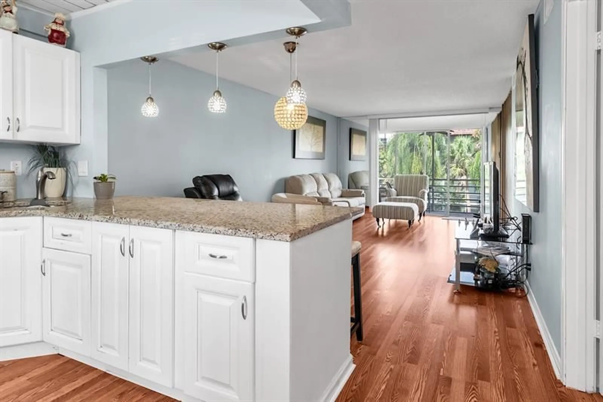Property Slideshow image 2 of 43 | 3776 inverrary blvd 308r, Lauderhill, FL, 33319