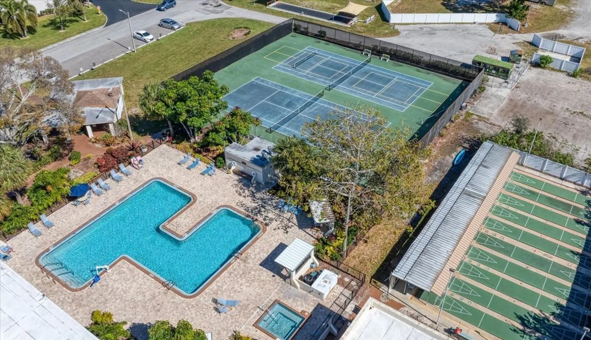 Property Slideshow image 4 of 34 | 2466 ecuadorian way 38, Clearwater, FL, 33763