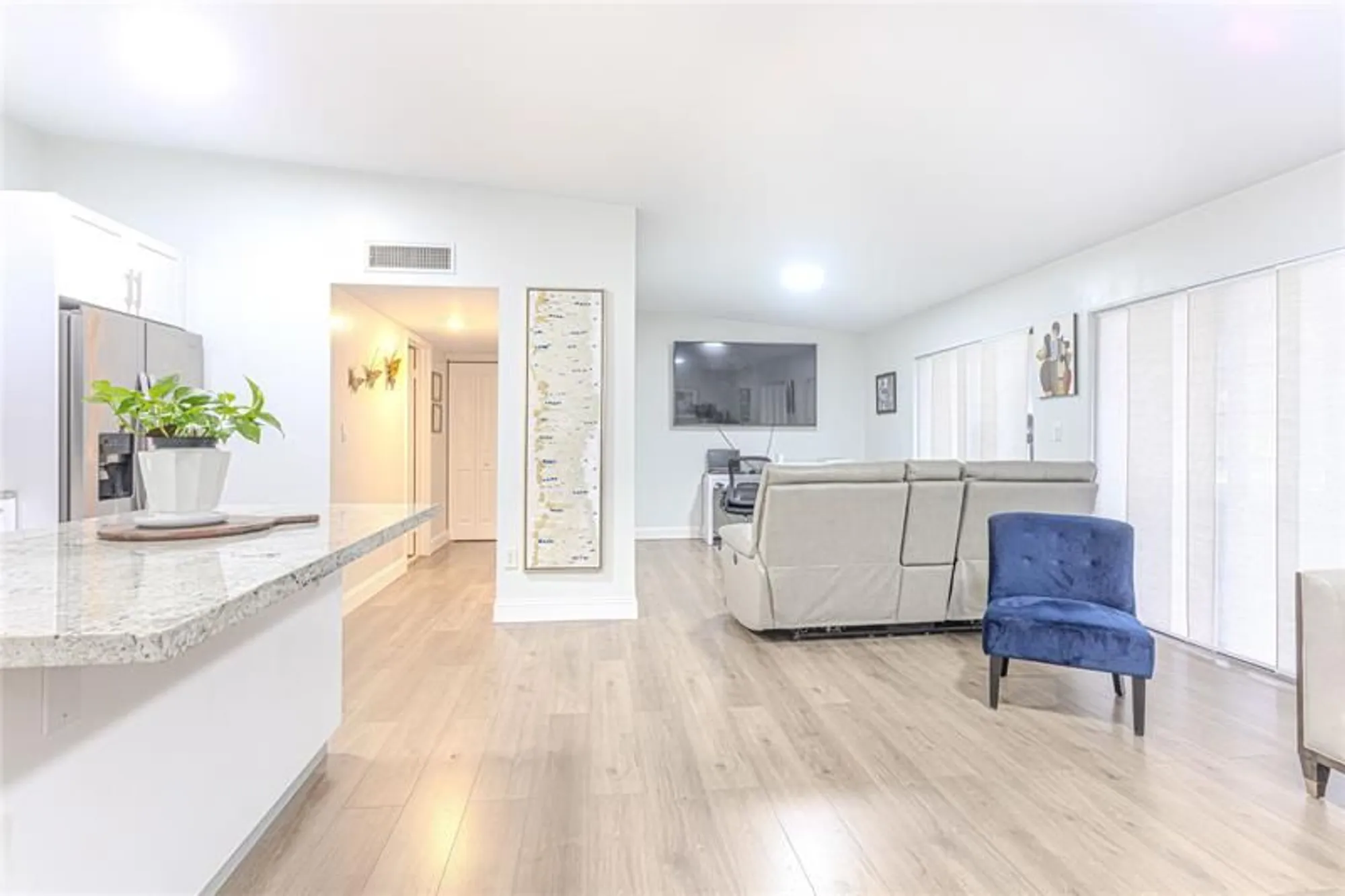 Property Slideshow image 4 of 25 | 10675 w clairmont cir # 202, Tamarac, FL, 33321