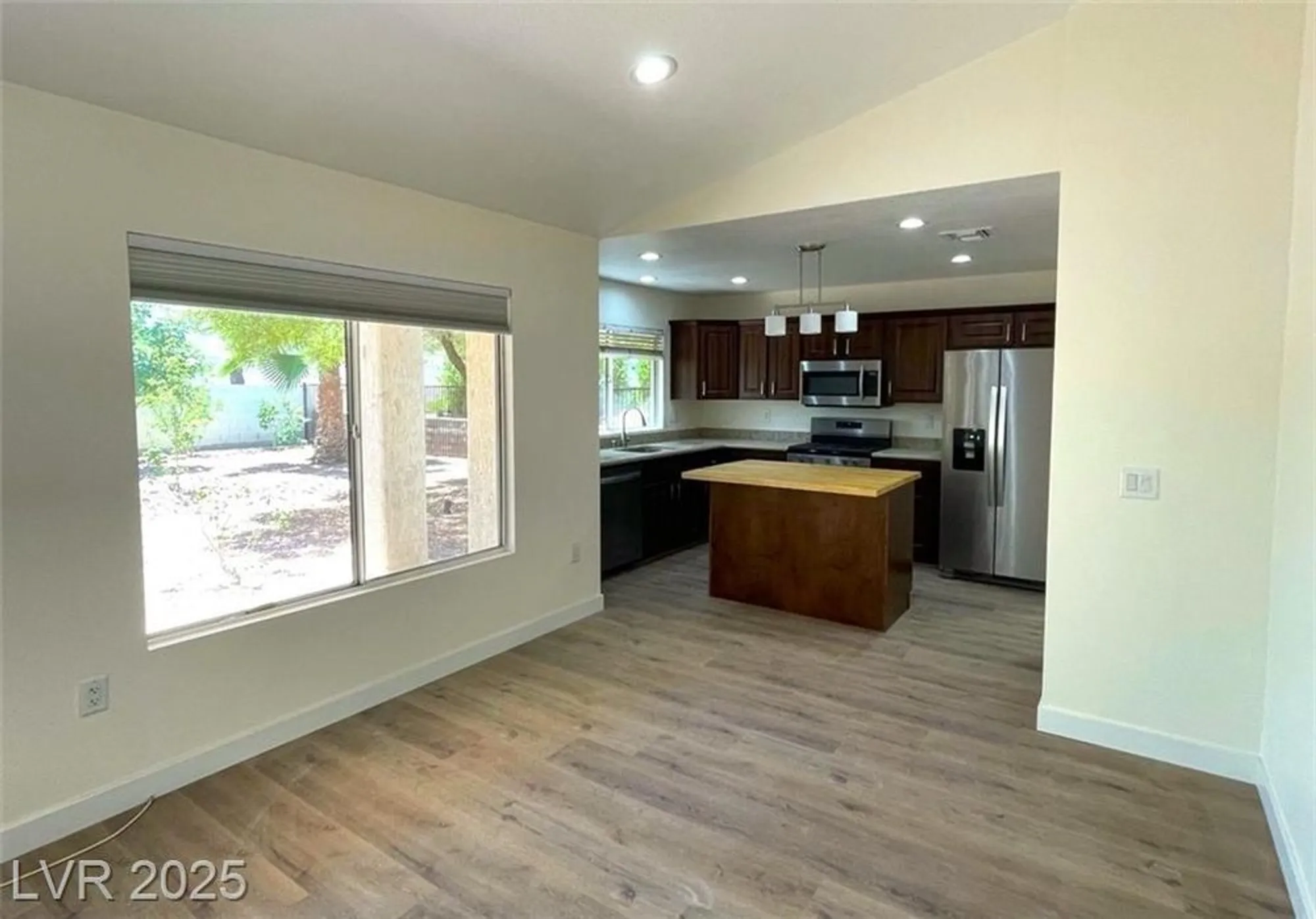 Property Slideshow image 7 of 39 | 9509 sundial dr, Las Vegas, NV, 89134