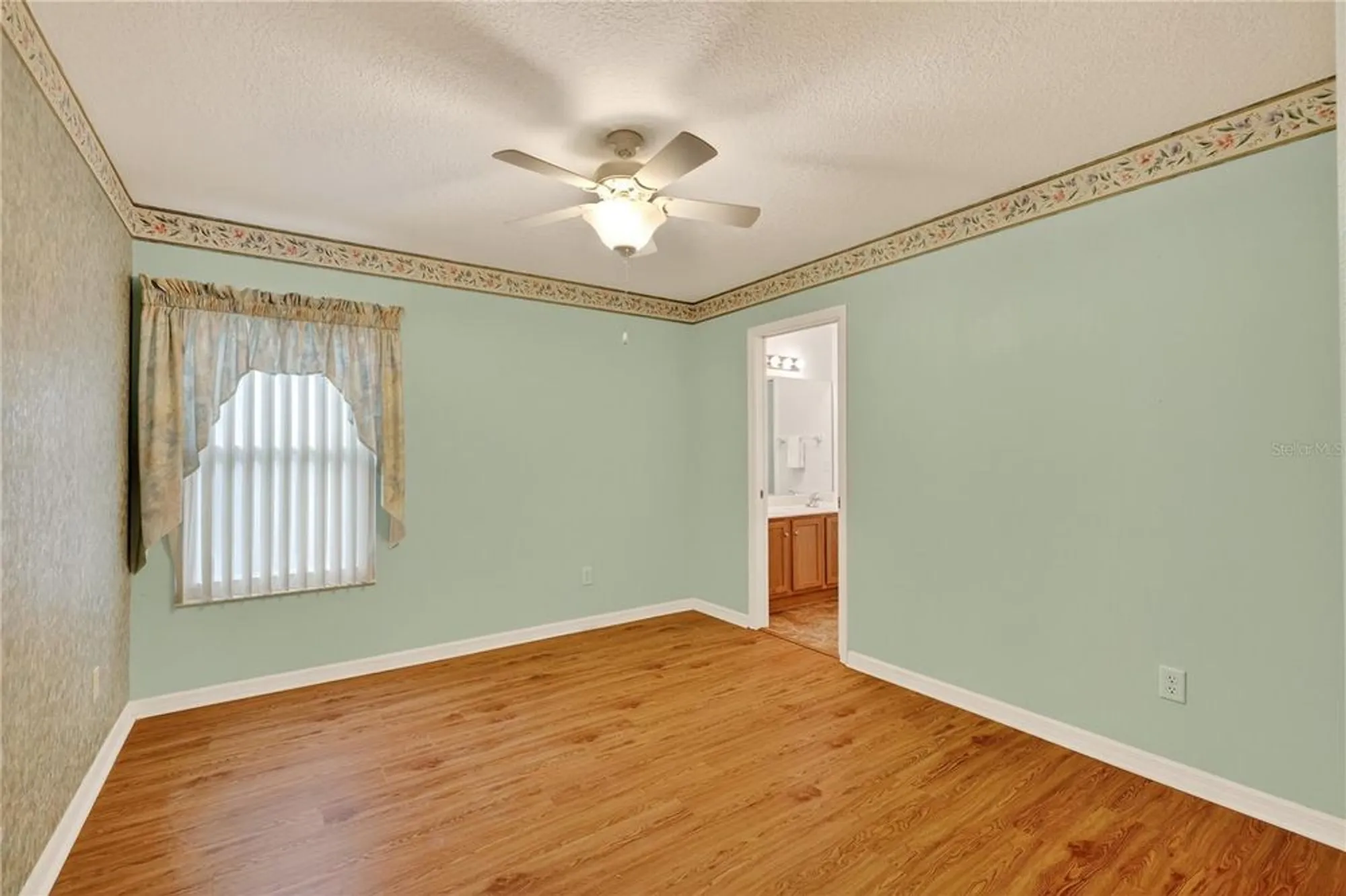 Property Slideshow image 24 of 41 | 4822 sawgrass lake cir, Leesburg, FL, 34748