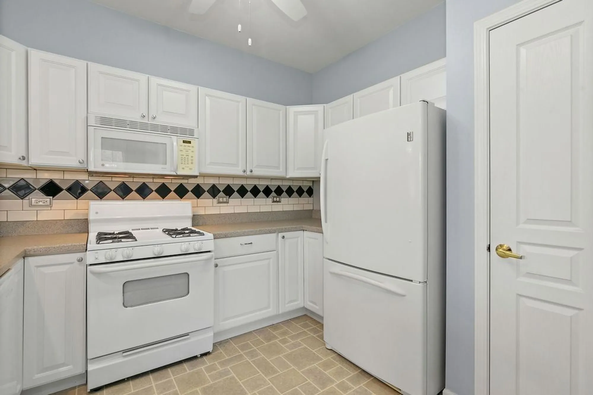 Property Slideshow image 12 of 20 | 13390 red alder ave, Huntley, IL, 60142