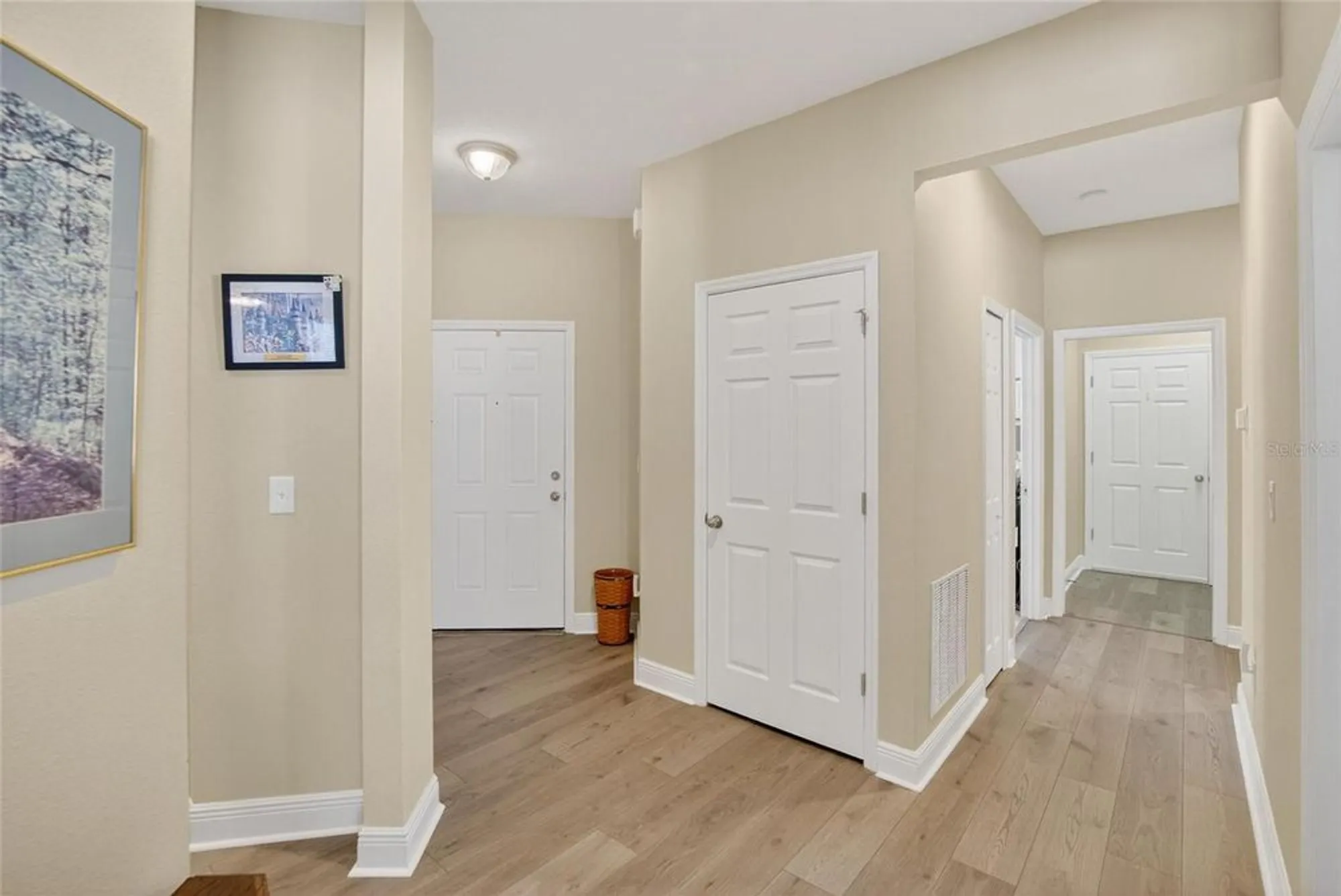 Property Slideshow image 9 of 58 | 307 bluewater falls ct, Apollo Beach, FL, 33572
