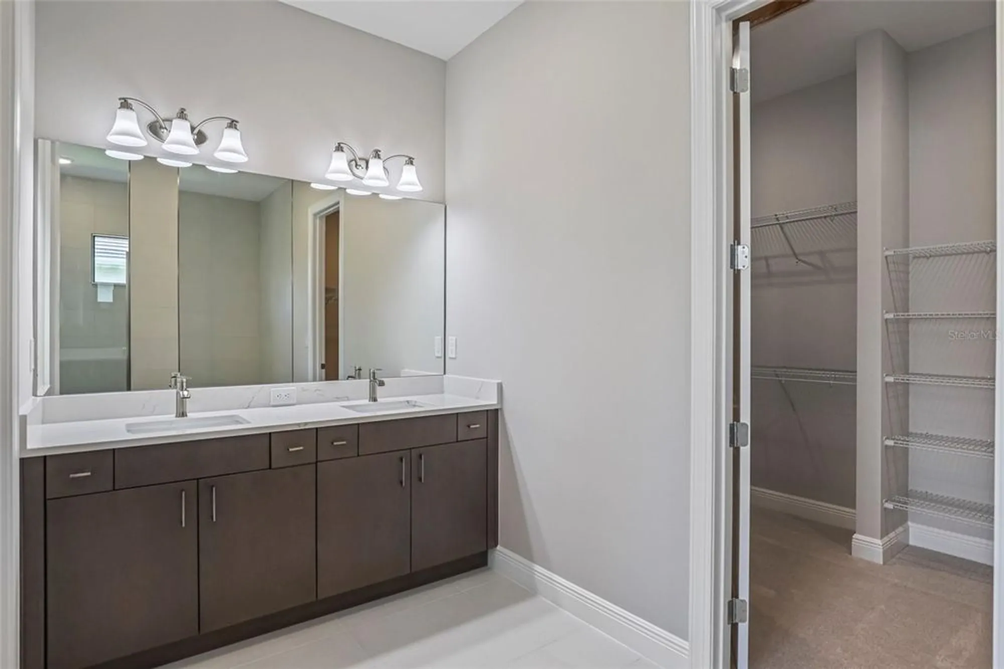 Property Slideshow image 35 of 80 | 4918 kiva cir, Lakewood Ranch, FL, 34211