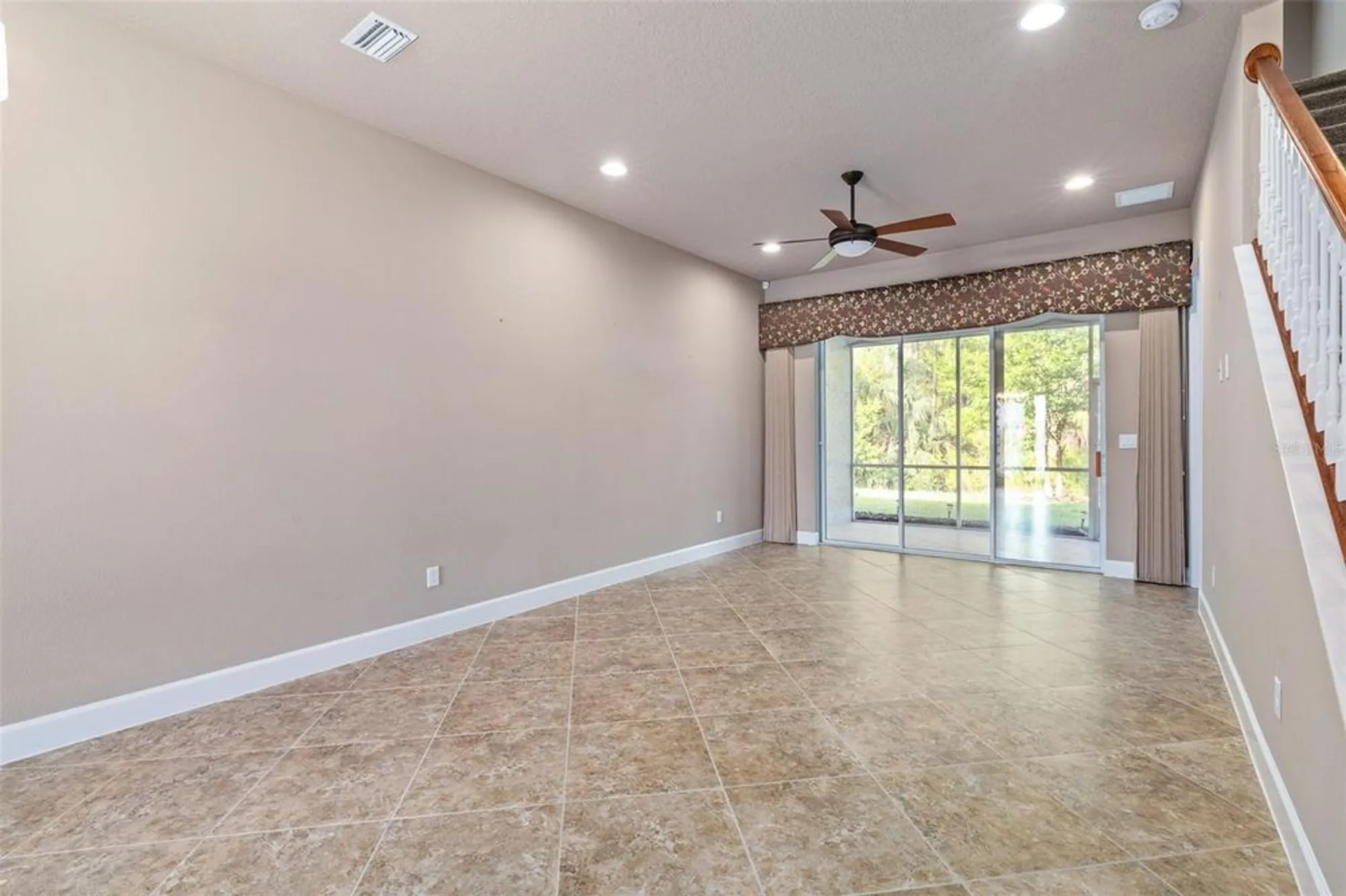 Property Slideshow image 9 of 62 | 829 pinewood dr, Ormond Beach, FL, 32174