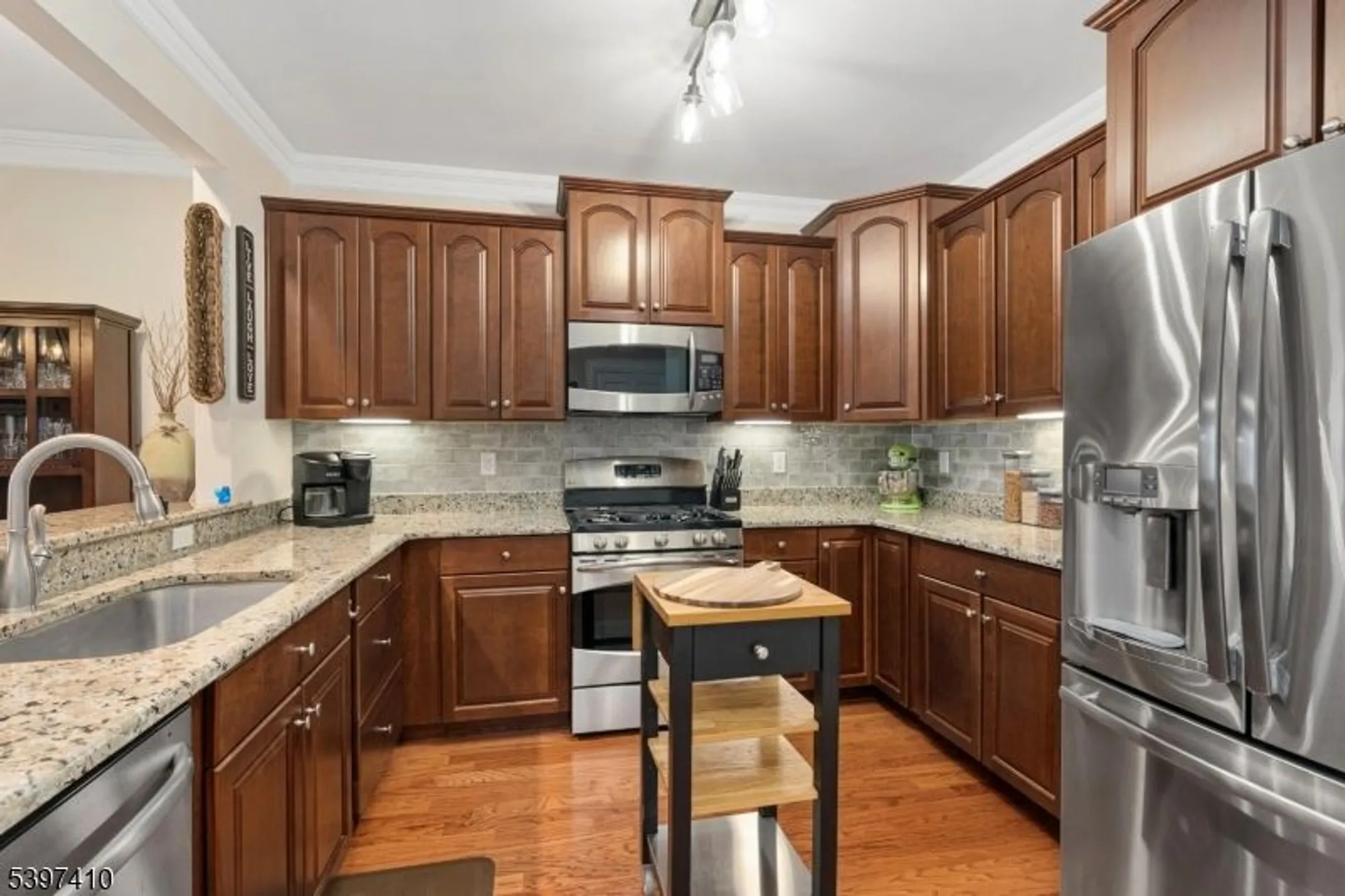 Property Slideshow image 4 of 26 | 1213 hale dr, Rockaway Twp., NJ, 07866