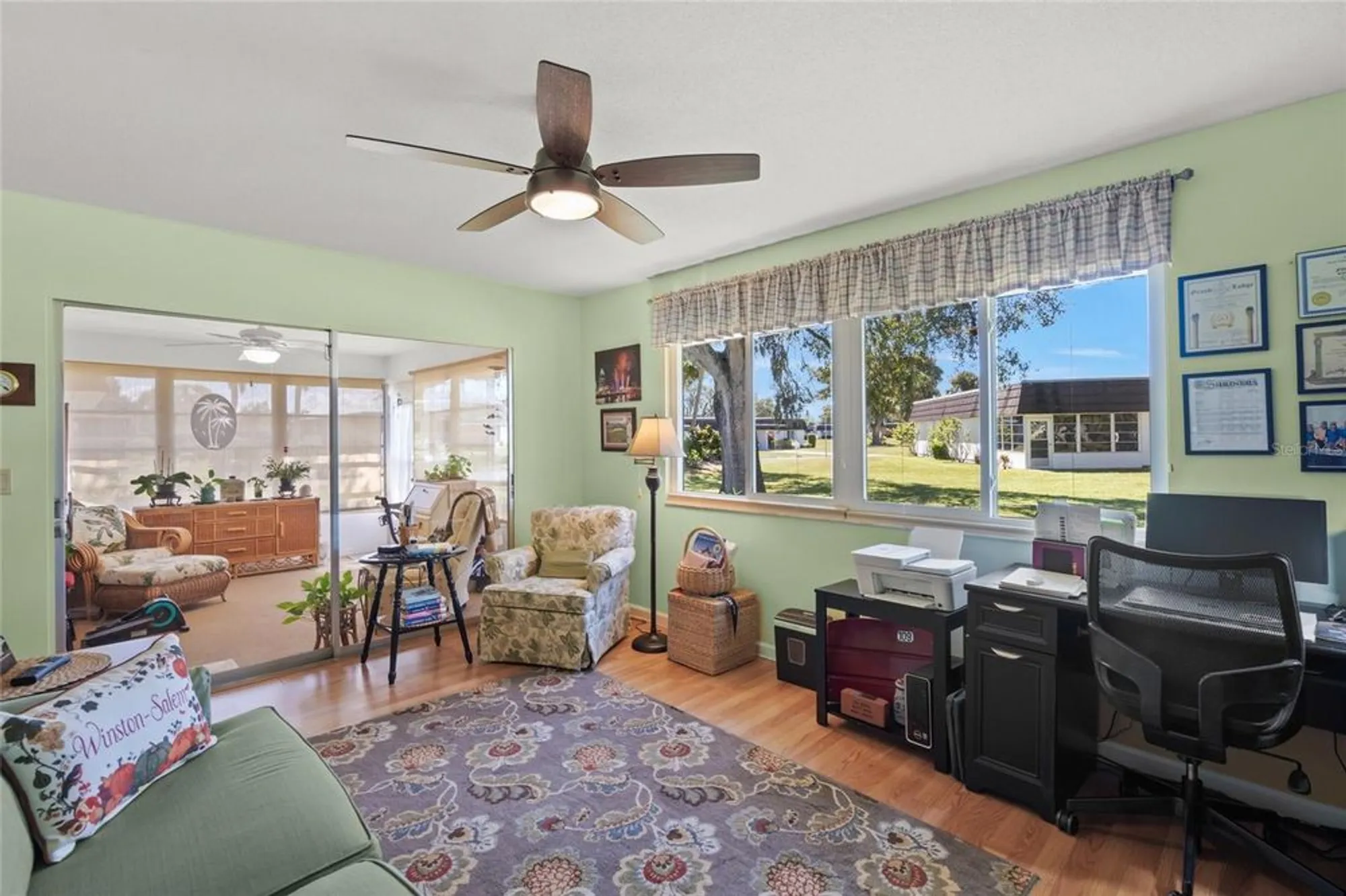 Property Slideshow image 18 of 41 | 1325 glen oaks dr 133, Sarasota, FL, 34232