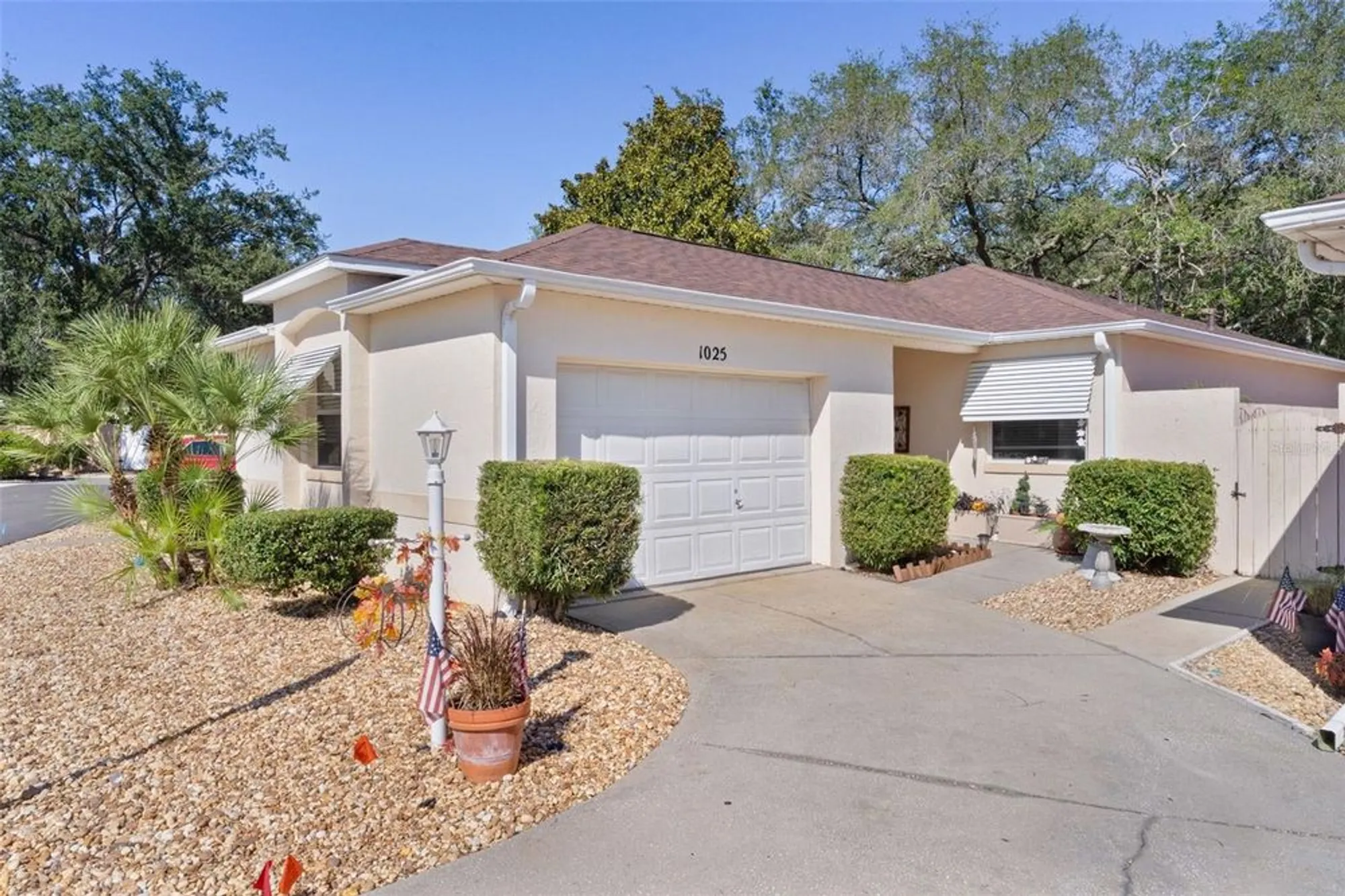 Property Slideshow image 6 of 53 | 1025 avalon ave, Lady Lake, FL, 32159