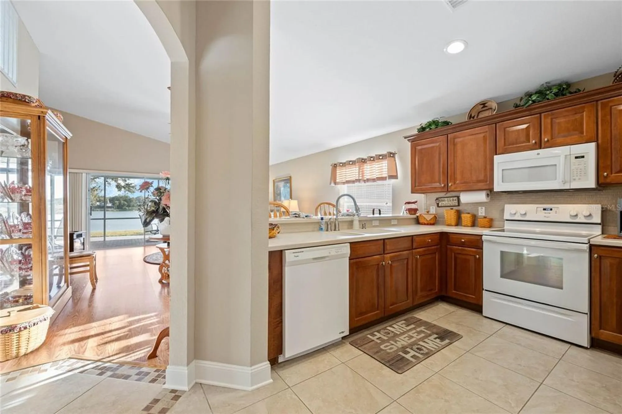 Property Slideshow image 9 of 65 | 524 lake suzanne dr, Lake Wales, FL, 33859
