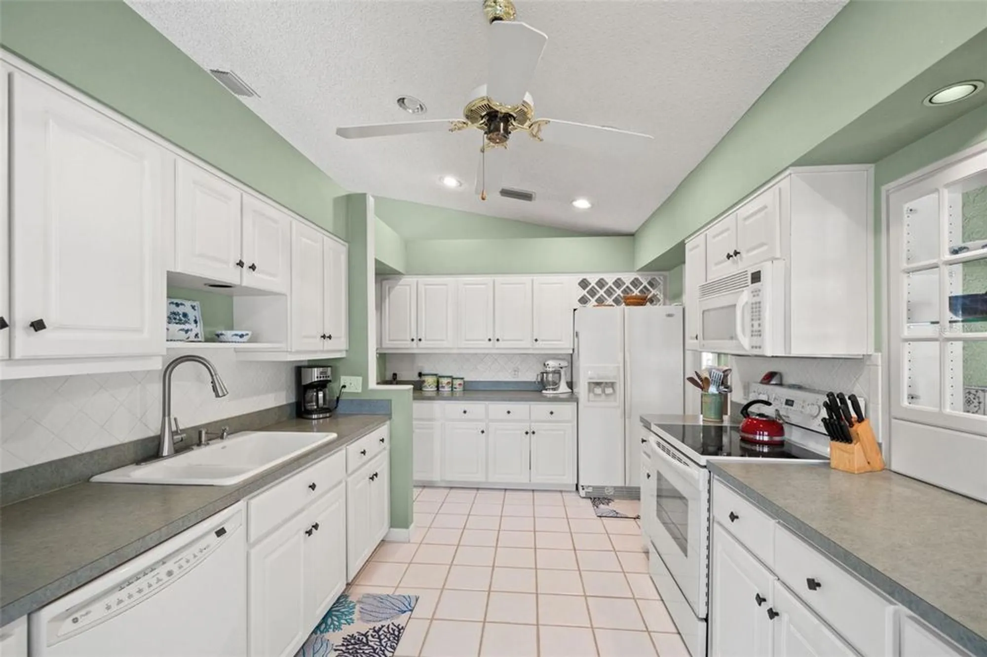 Property Slideshow image 29 of 77 | 2647 royal ridge dr, Spring Hill, FL, 34606