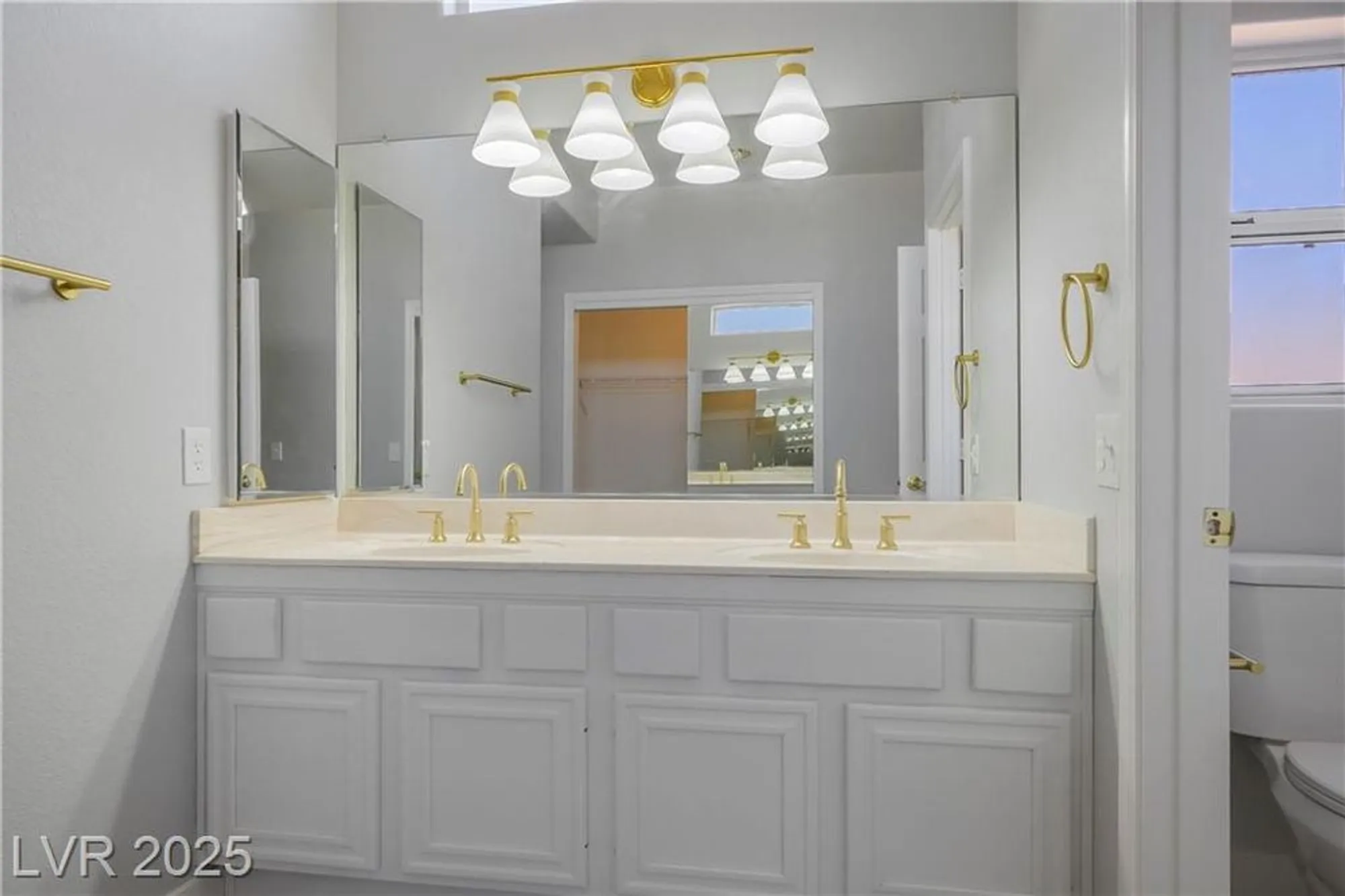 Property Slideshow image 27 of 59 | 8500 gull dr, Las Vegas, NV, 89134