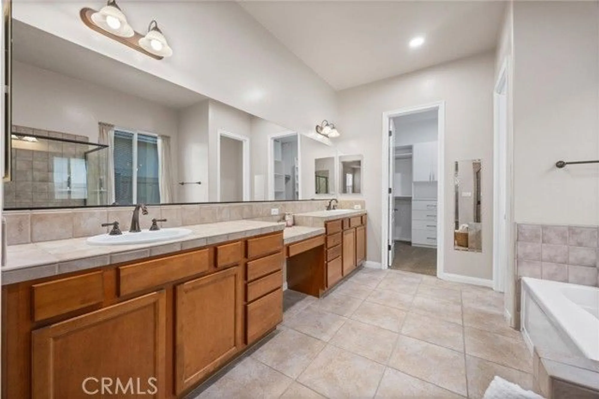 Property Slideshow image 37 of 53 | 307 coachman way, Bakersfield, CA, 93312