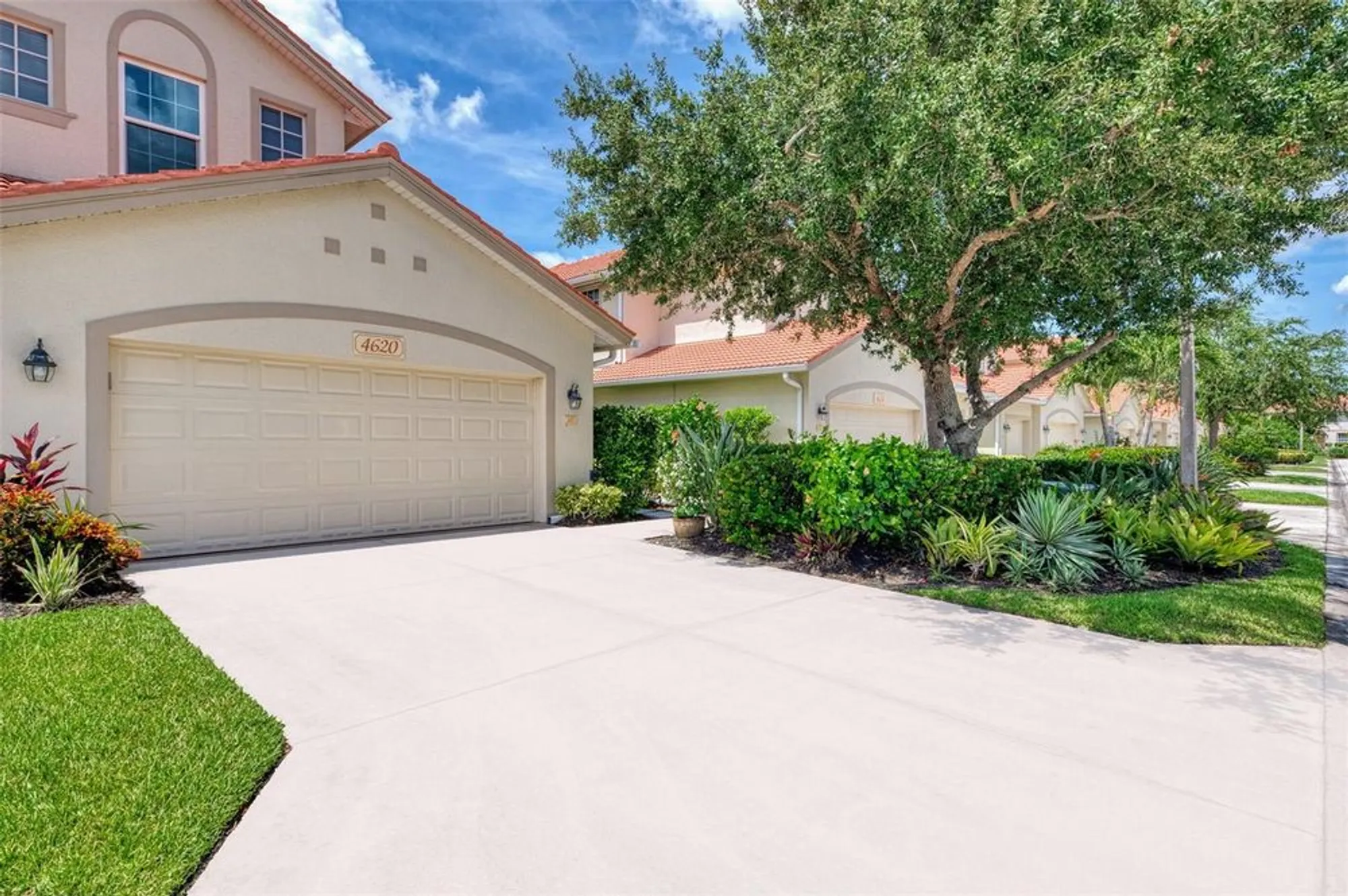 Property Slideshow image 6 of 81 | 4620 club dr unit 102, Port Charlotte, FL, 33953