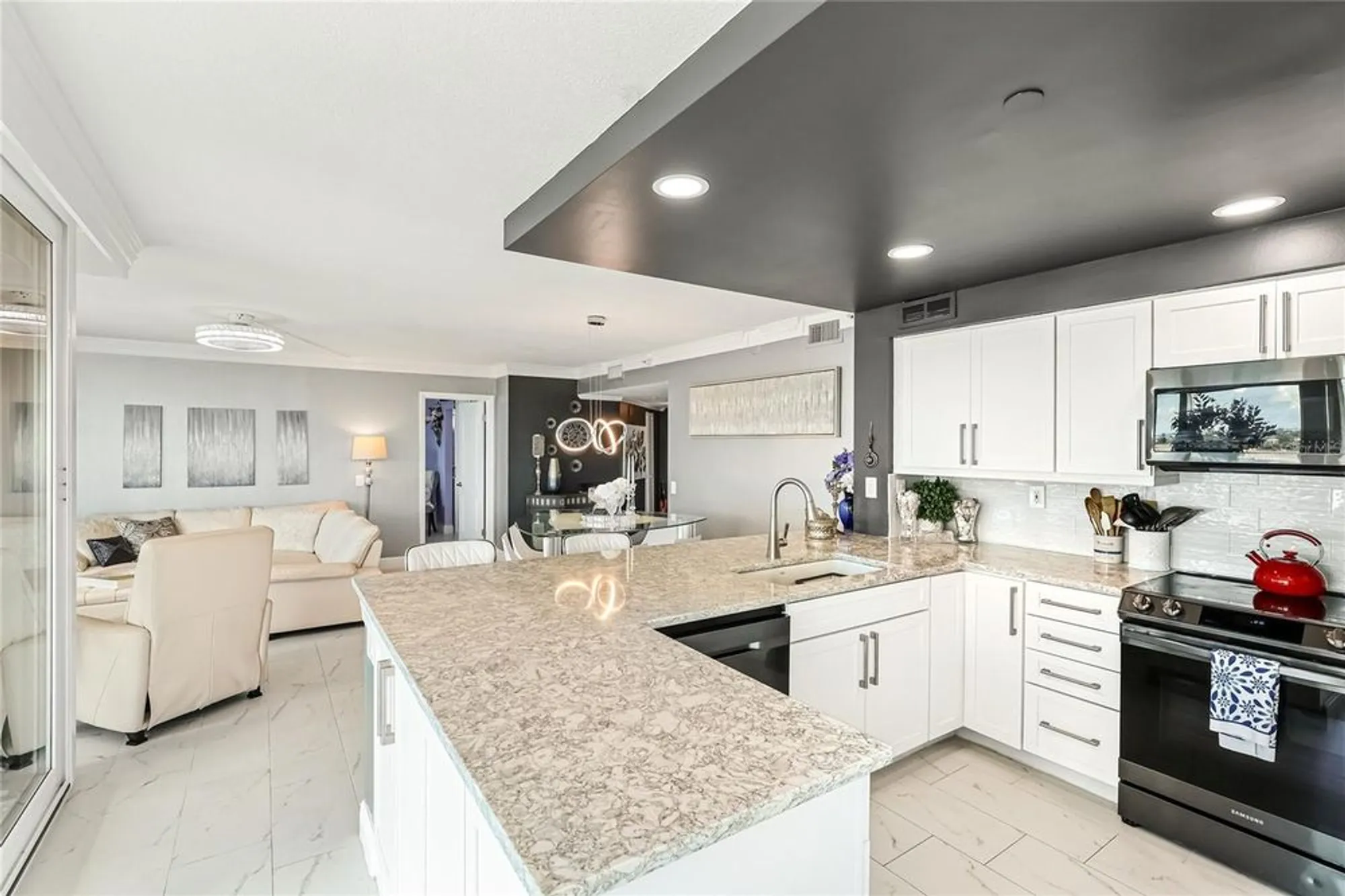 Property Slideshow image 18 of 27 | 6265 sun blvd apt 1004, Saint Petersburg, FL, 33715