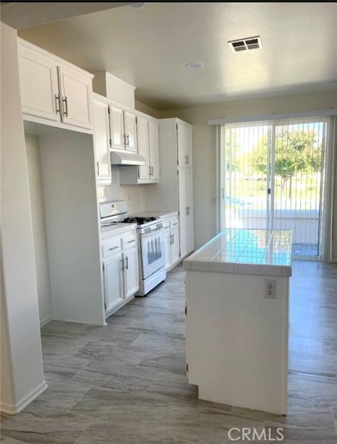 Property Slideshow image 8 of 10 | 248 four seasons blvd, Hemet, CA, 92545