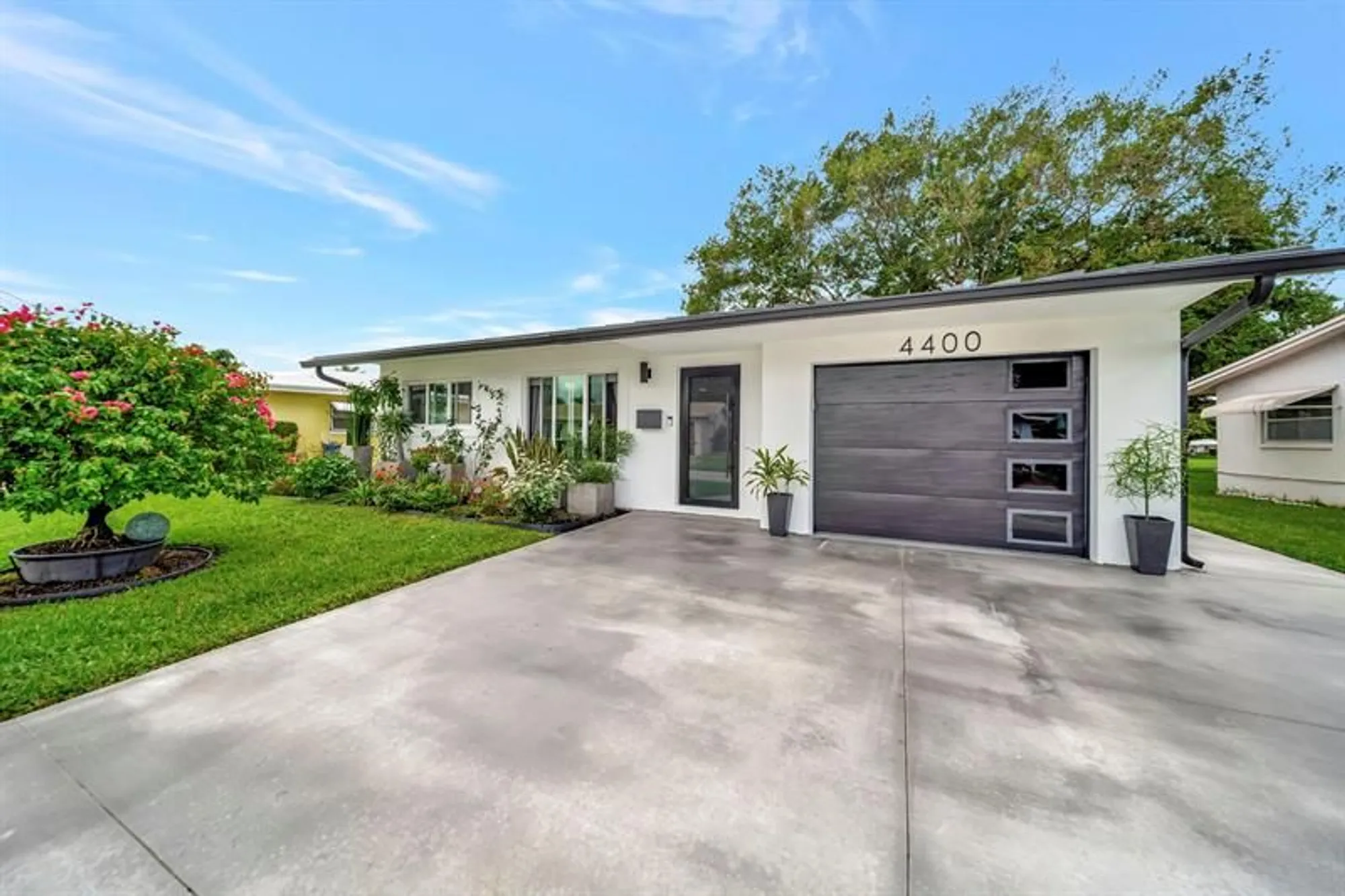 Property Slideshow image 16 of 39 | 4400 nw 45th ct, Tamarac, FL, 33319