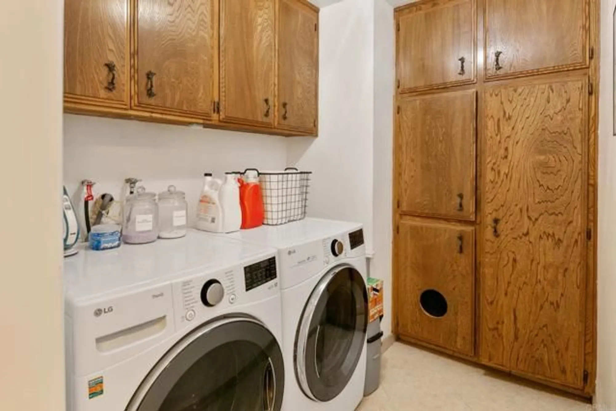 Property Slideshow image 31 of 53 | 10512 moon view way, Escondido, CA, 92026