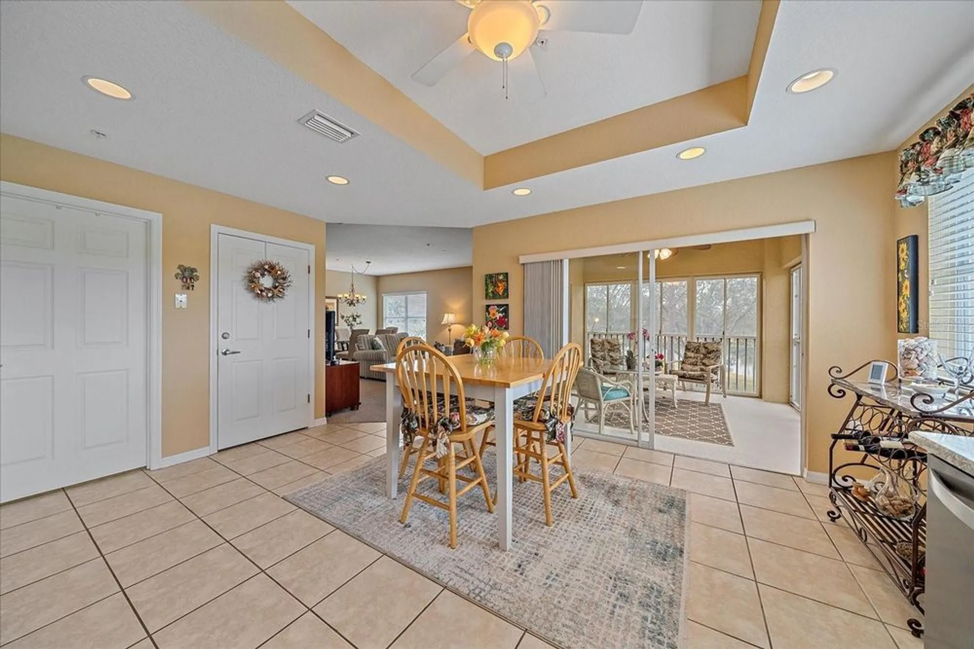 Property Slideshow image 13 of 44 | 6334 grand oak cir 201, Bradenton, FL, 34203