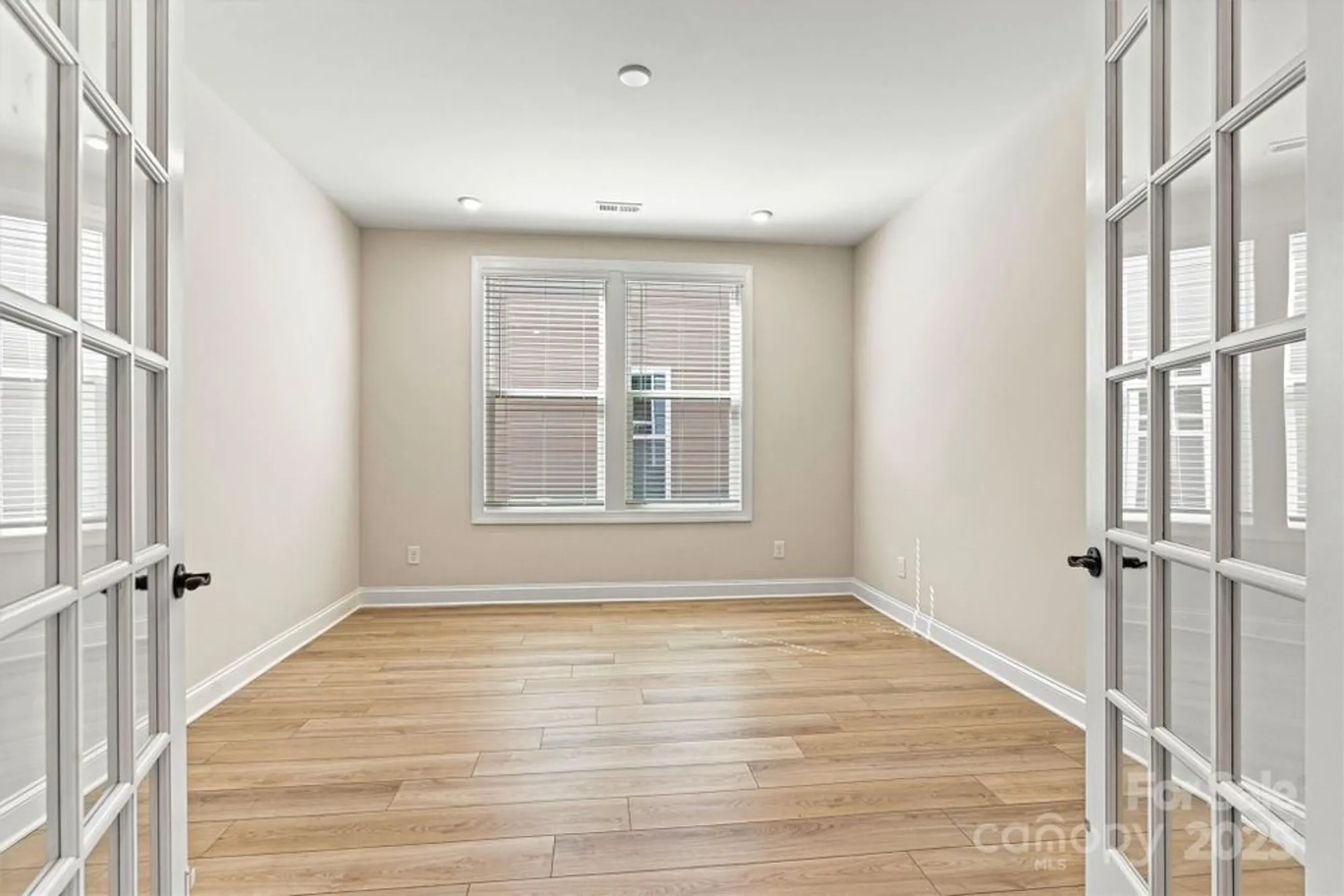 Property Slideshow image 29 of 48 | 7332 jolly brook dr, Charlotte, NC, 28215