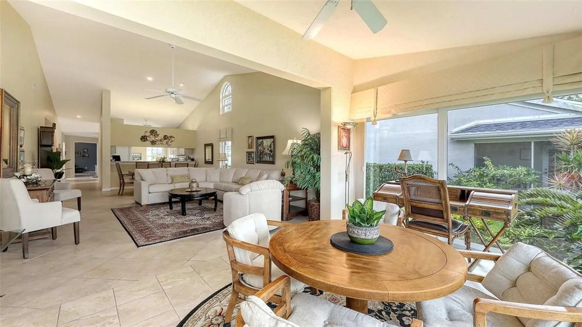 Property Slideshow image 16 of 35 | 5568 country club way, Sarasota, FL, 34243