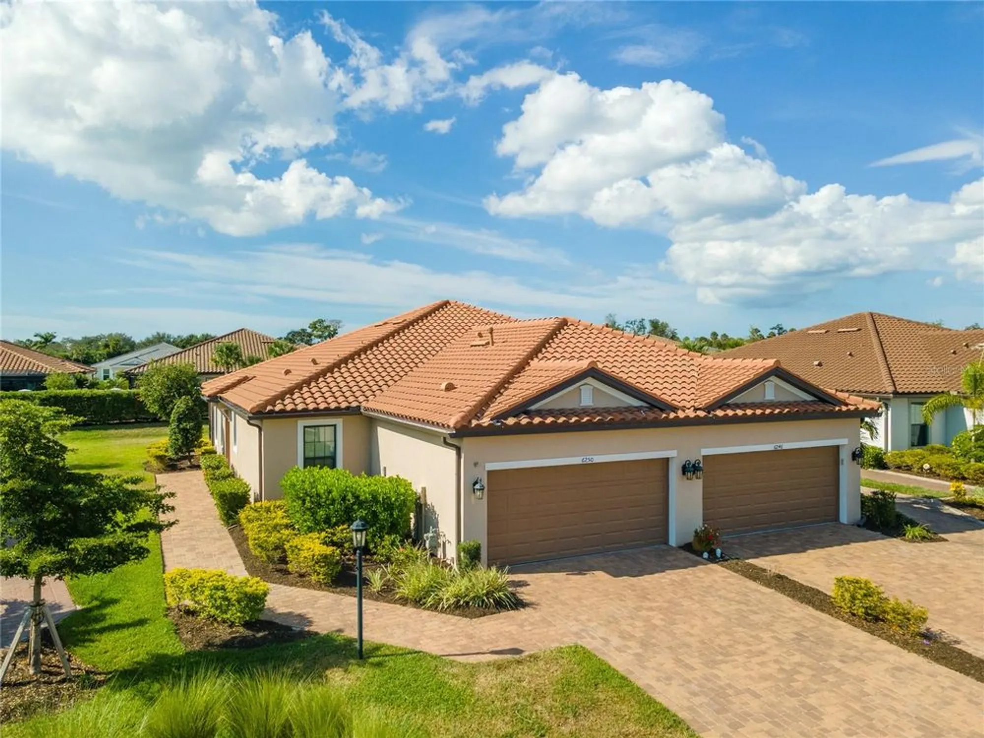 Property Slideshow image 4 of 32 | 6250 plateau ct, Bradenton, FL, 34203