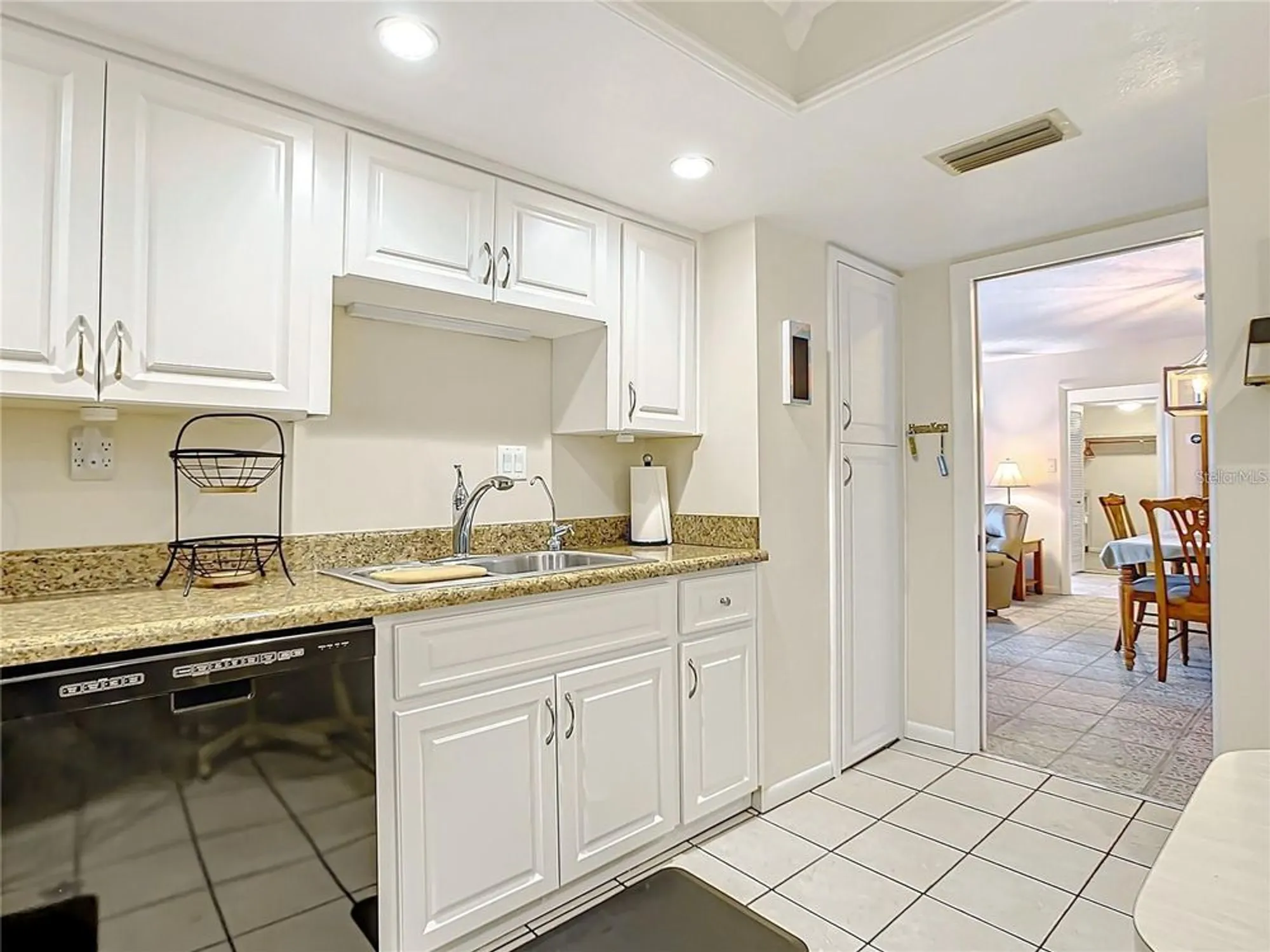 Property Slideshow image 11 of 36 | 19029 us highway 19 n apt 9-301, Clearwater, FL, 33764