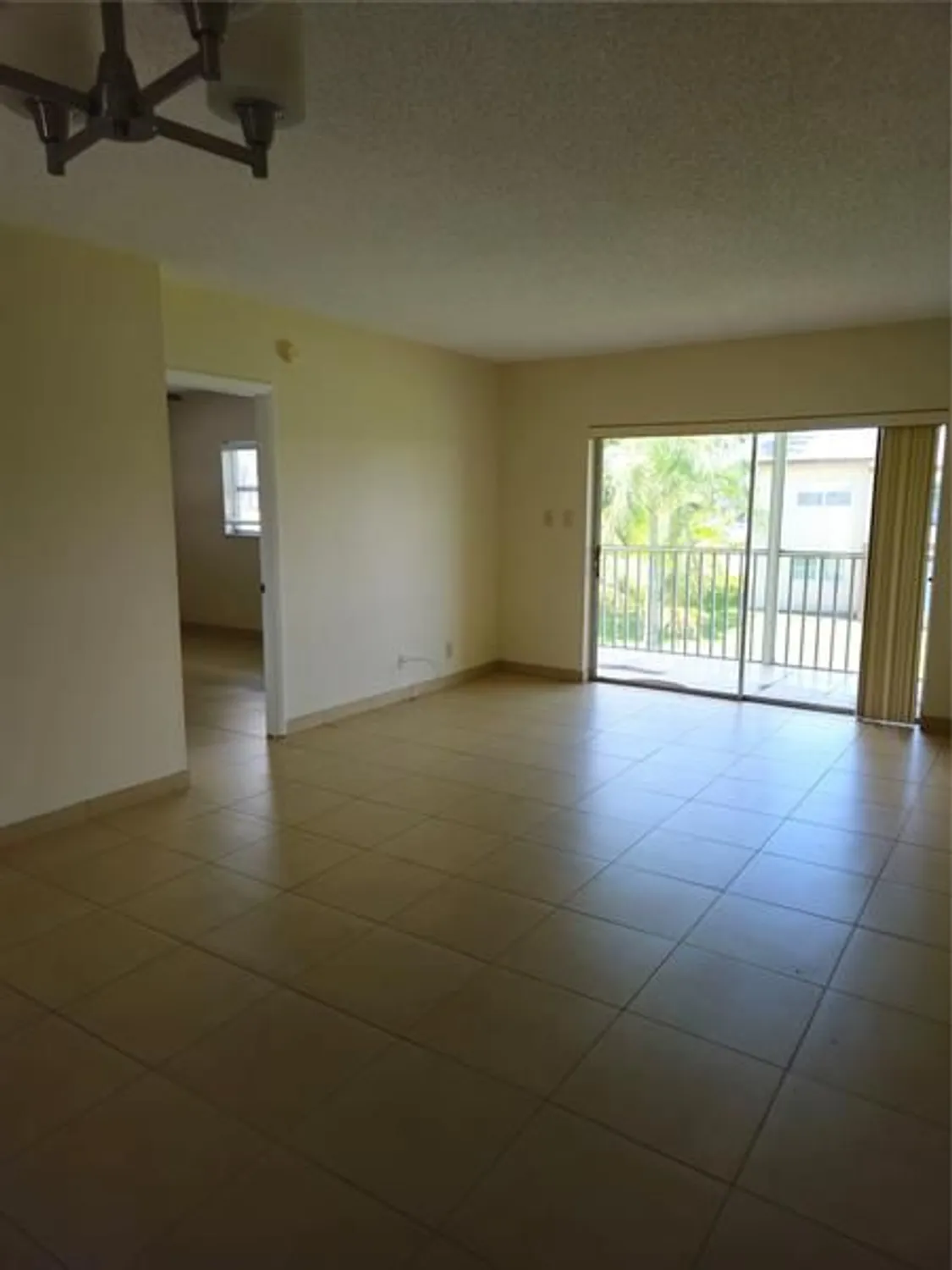 Property Slideshow image 16 of 35 | 7500 nw 5th pl apt 201, Margate, FL, 33063
