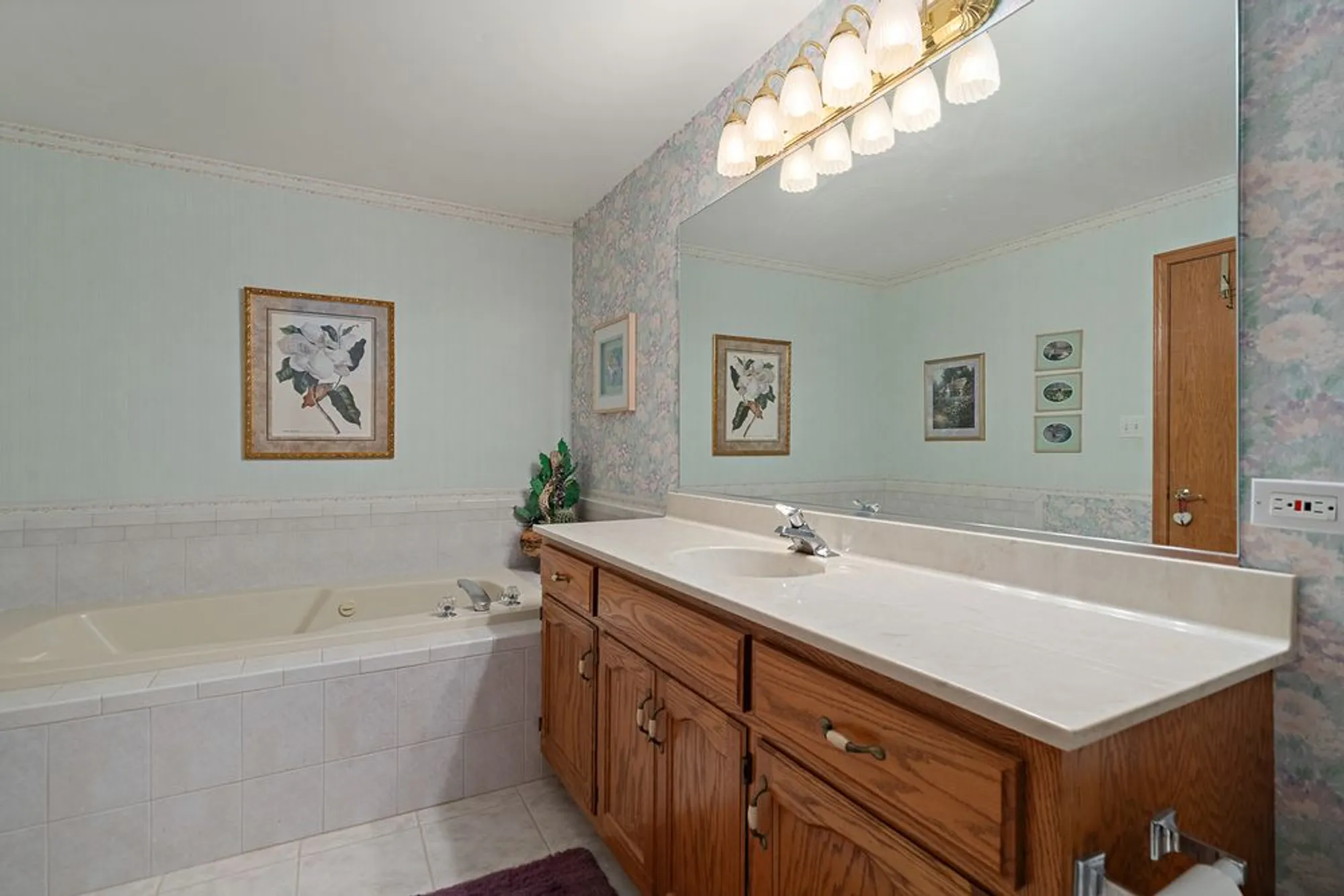 Property Slideshow image 15 of 33 | 18431 pine cone dr apt 1, Tinley Park, IL, 60477